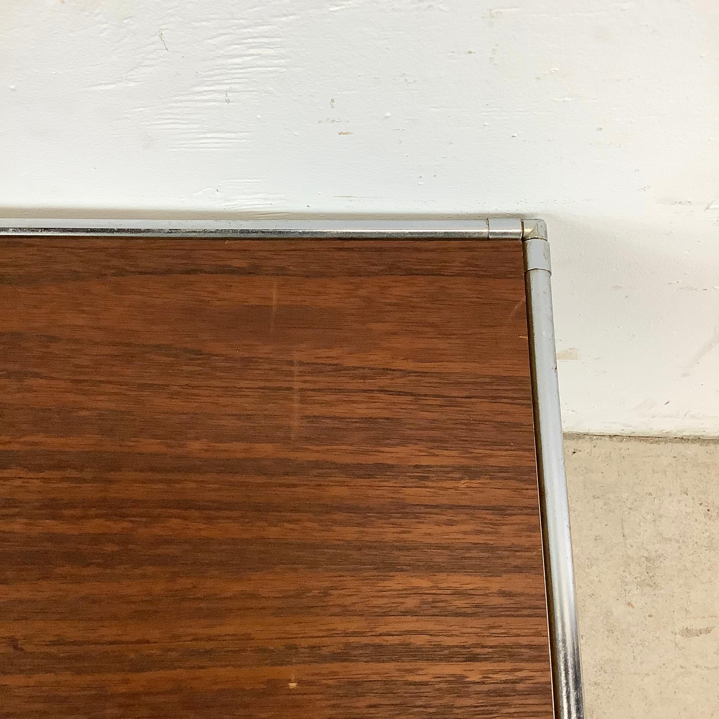 Mid-Century Modern Side Table en vente 5