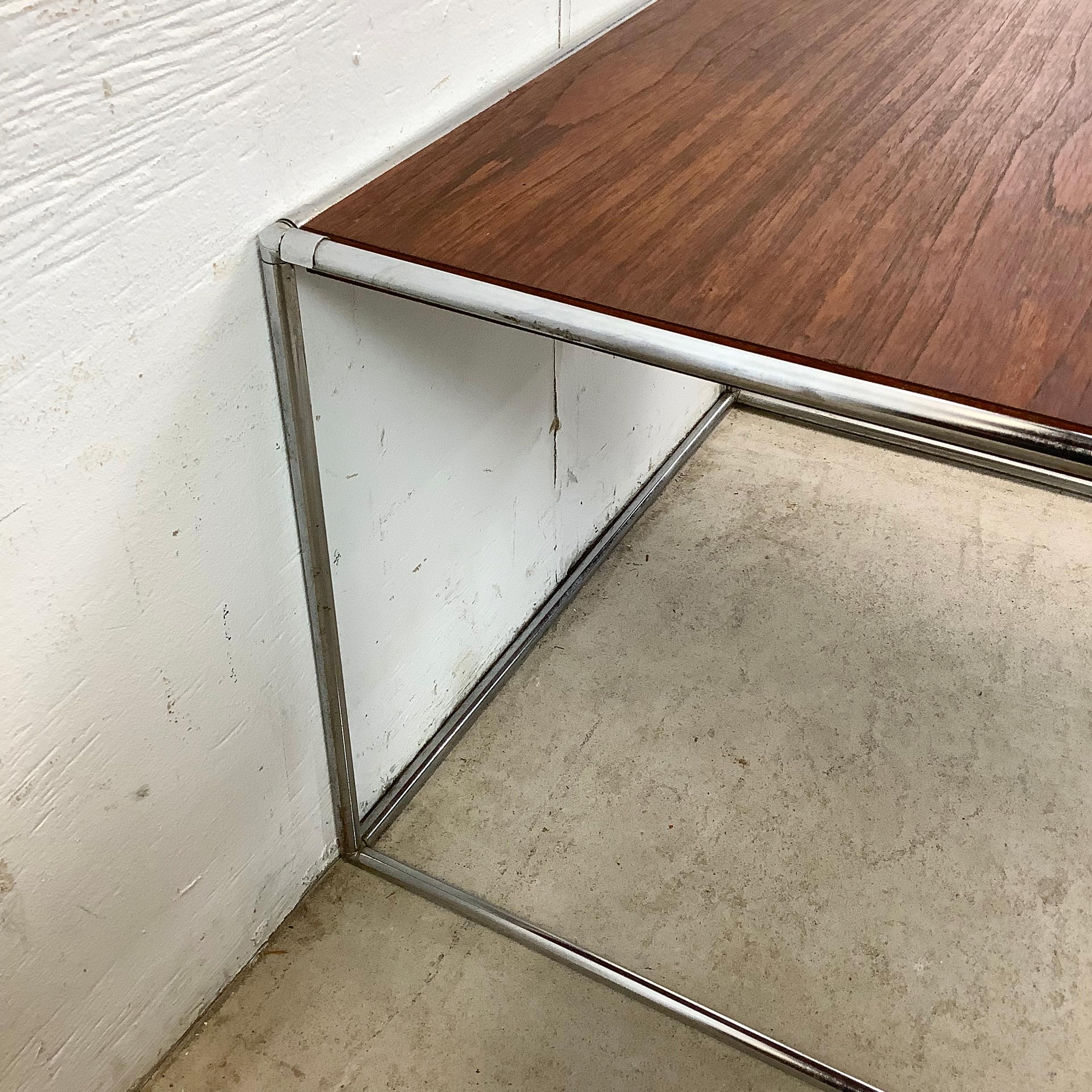 Mid-Century Modern Side Table en vente 7