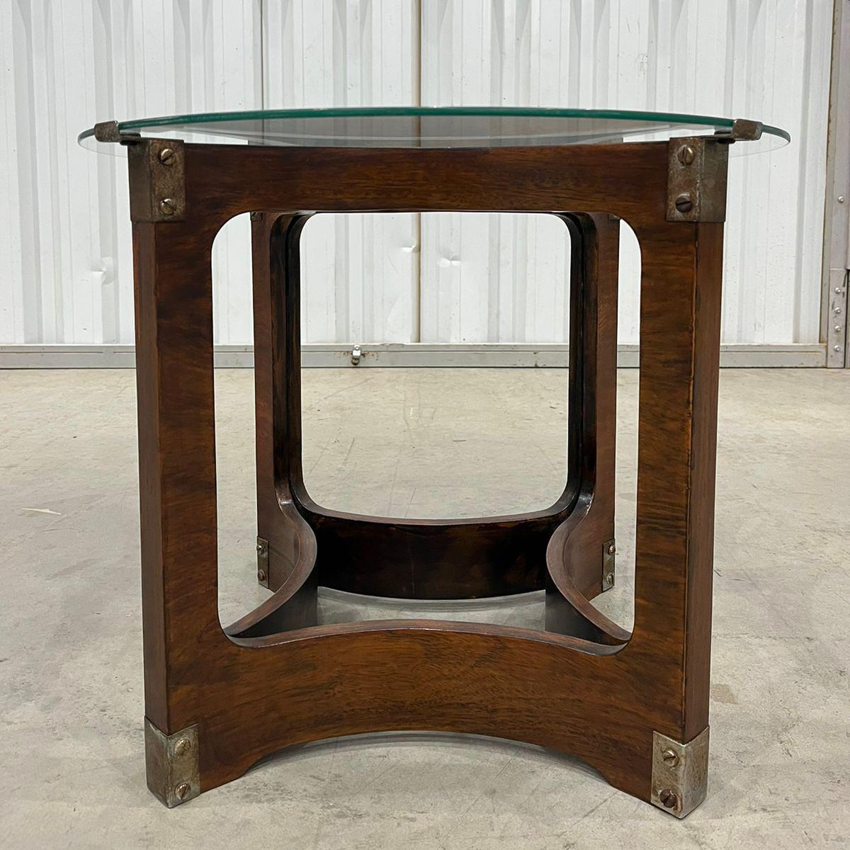 Table d'appoint moderne du milieu du siècle en bois cintré et verre de Novo Rumo, années 1960, Brésil en vente 3