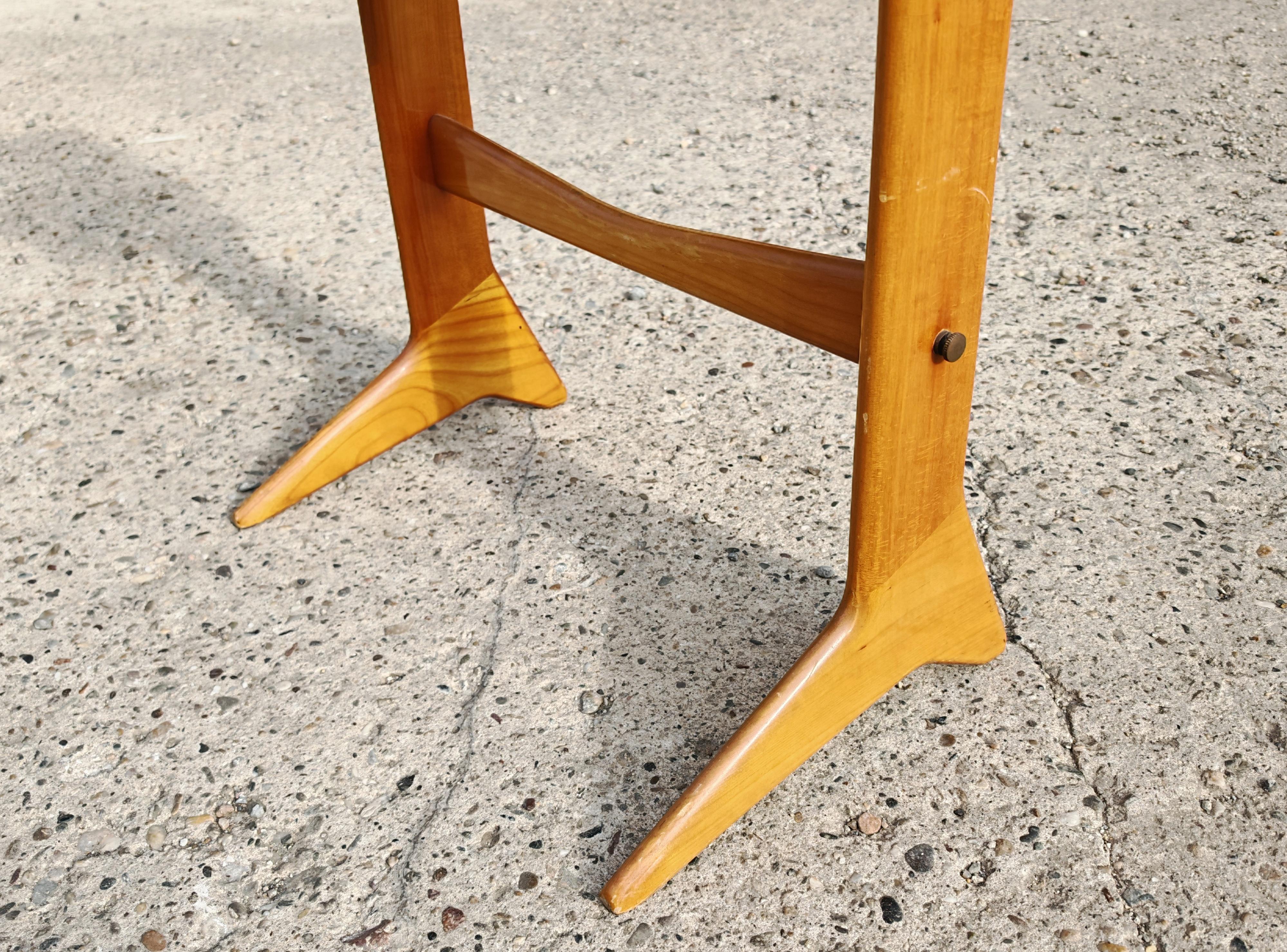 Mid Century Modern Side Table, Model No. 360, designed by Ico Parisi For Sale 4