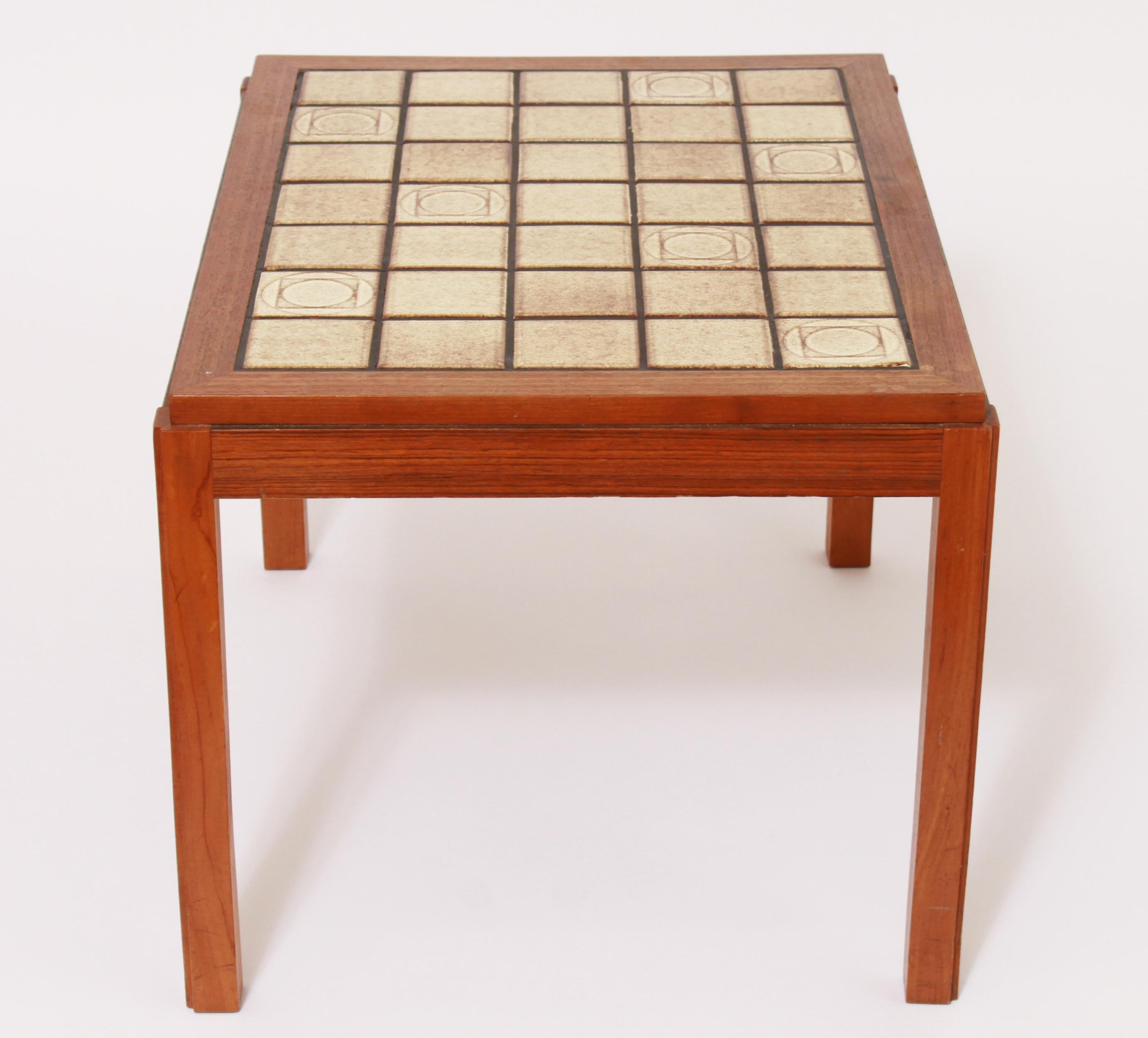 Mid-Century Modern Side Table with Tiled Top in Roger Capron Style In Good Condition In New York, NY