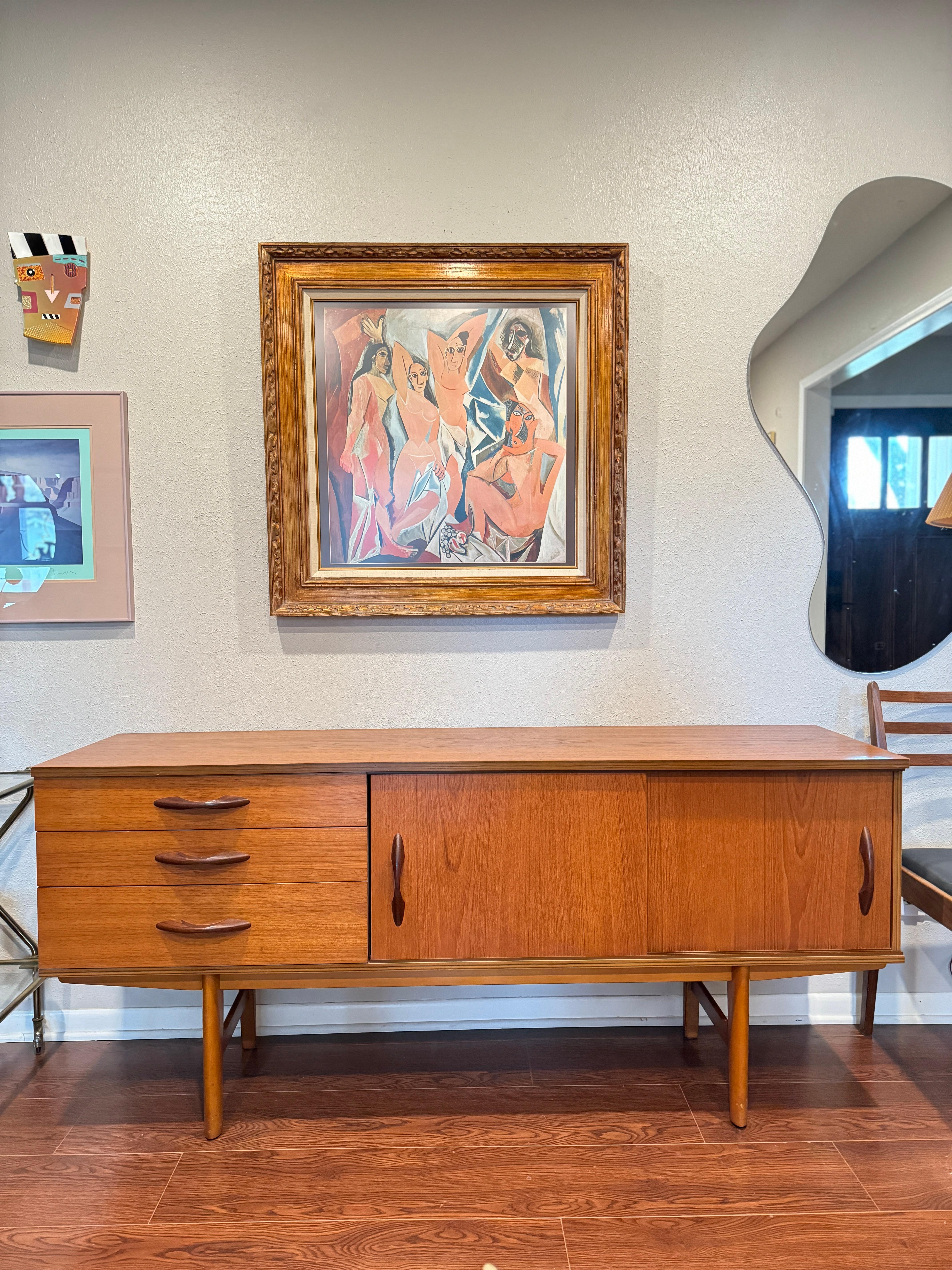 Mid century modern sideboard by Avalon, circa 1960s For Sale 4