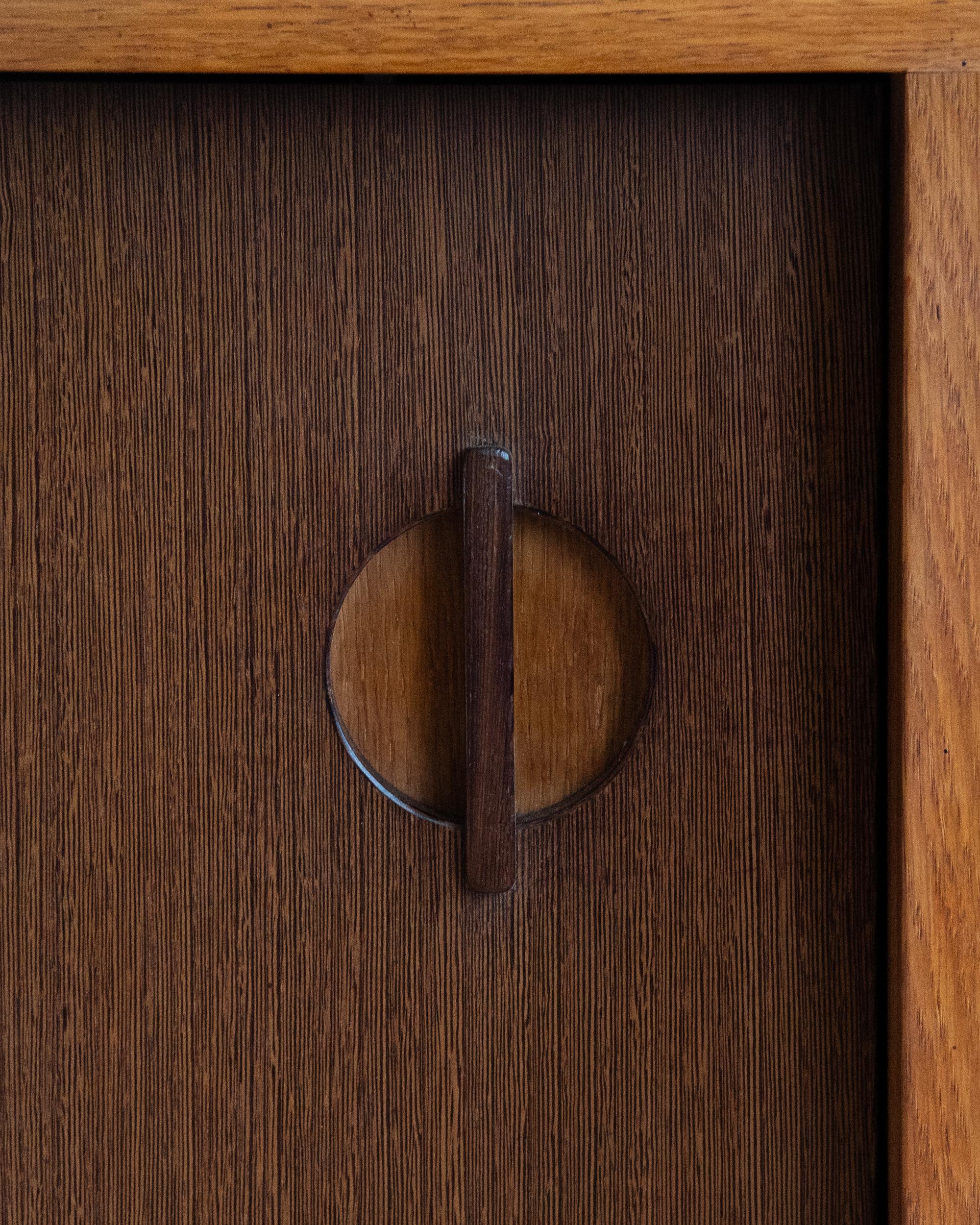 Credenza moderna di metà secolo di Erik Worts in vendita 3