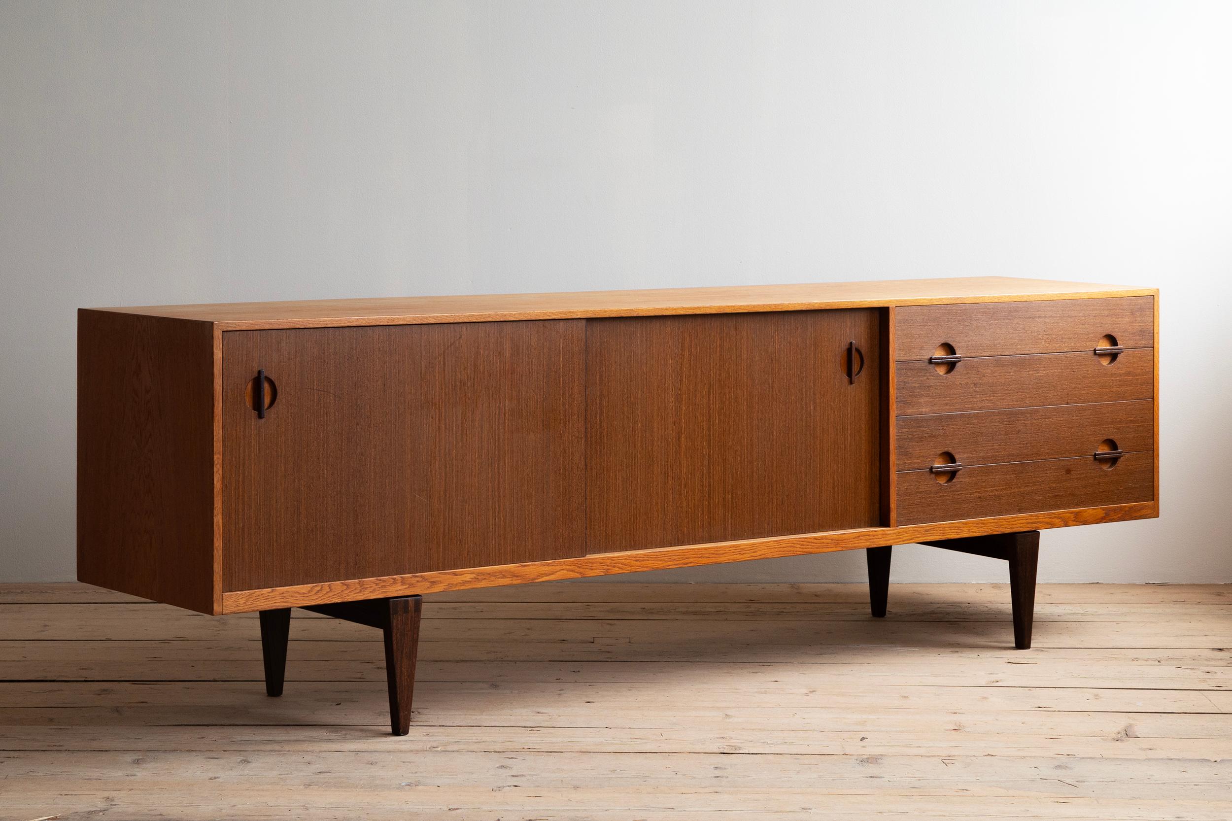 Credenza moderna di metà secolo di Erik Worts in vendita 4