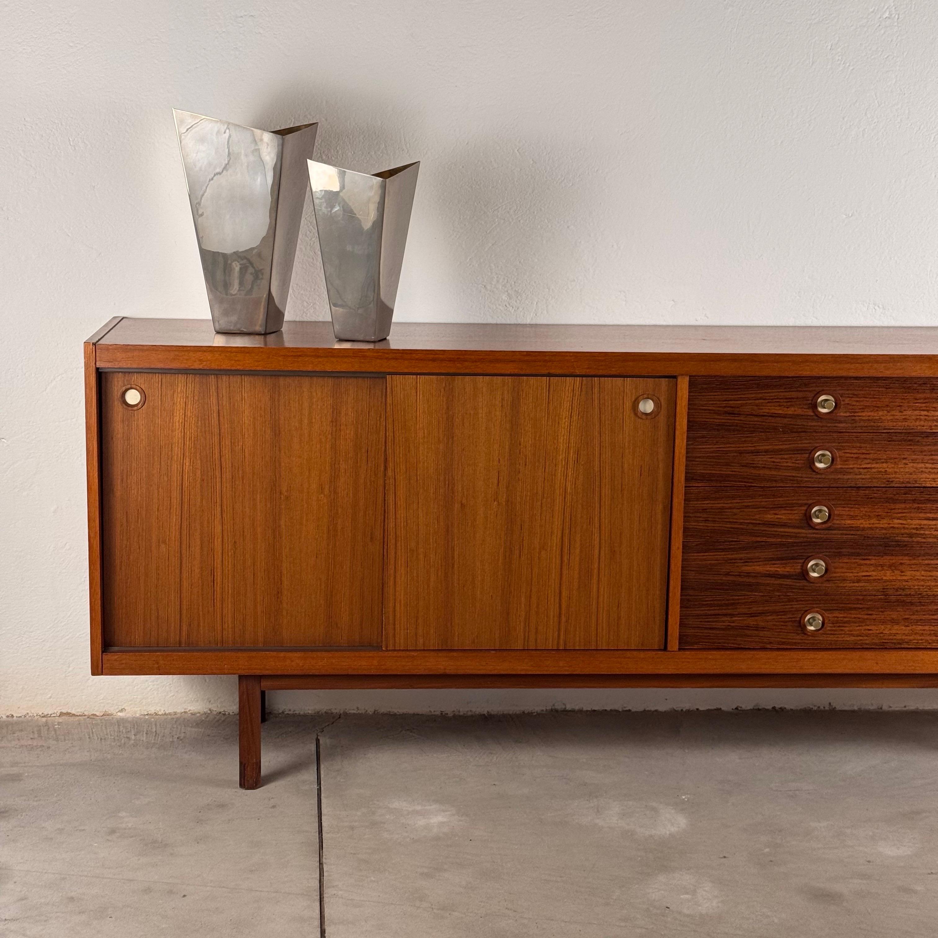 italien Enfilade moderne du milieu du siècle dernier de George Coslin pour 3V Arredamenti, Italie, années 1960 en vente