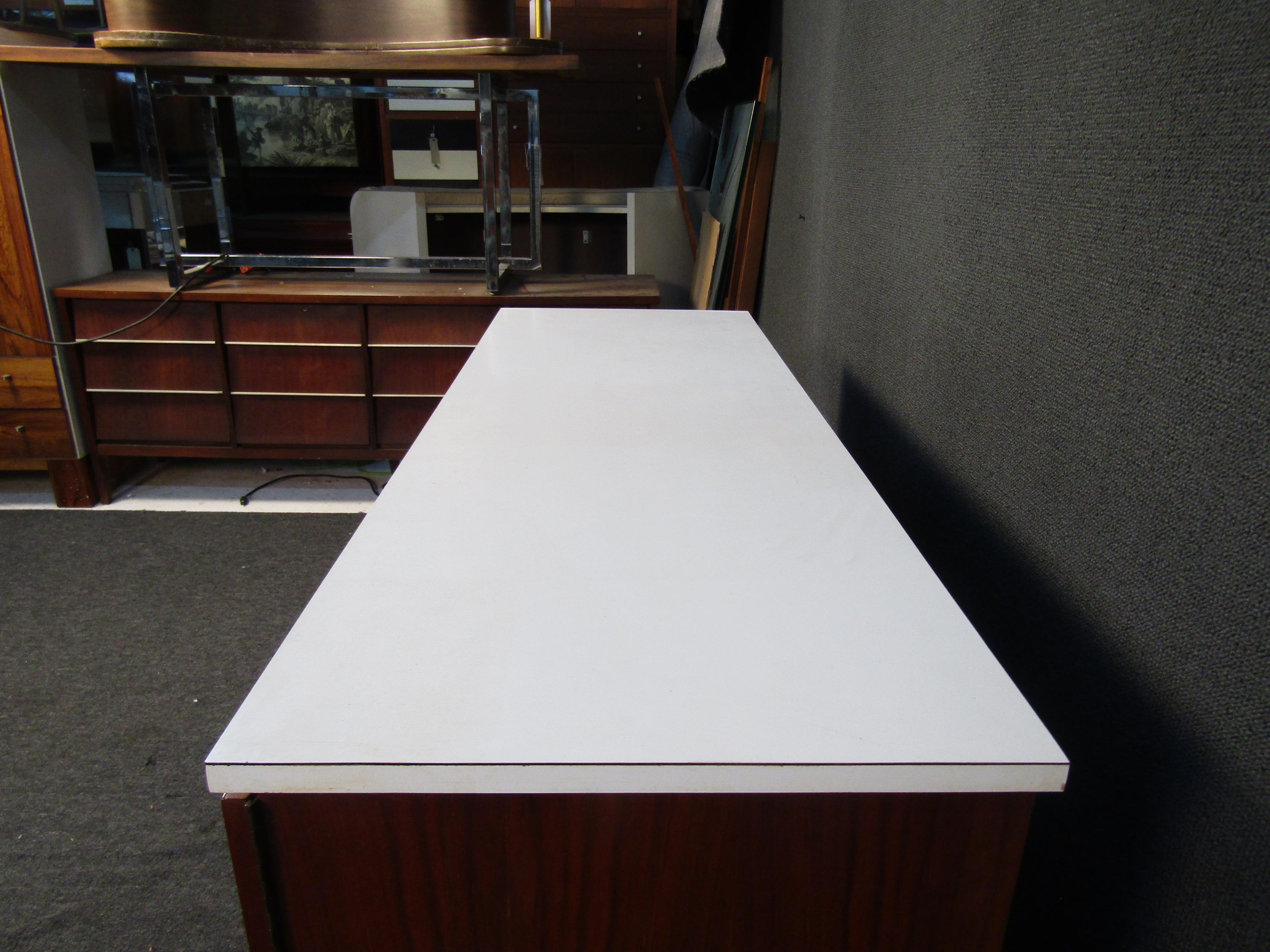 Mid-Century Modern Sideboard by Paul McCobb 5