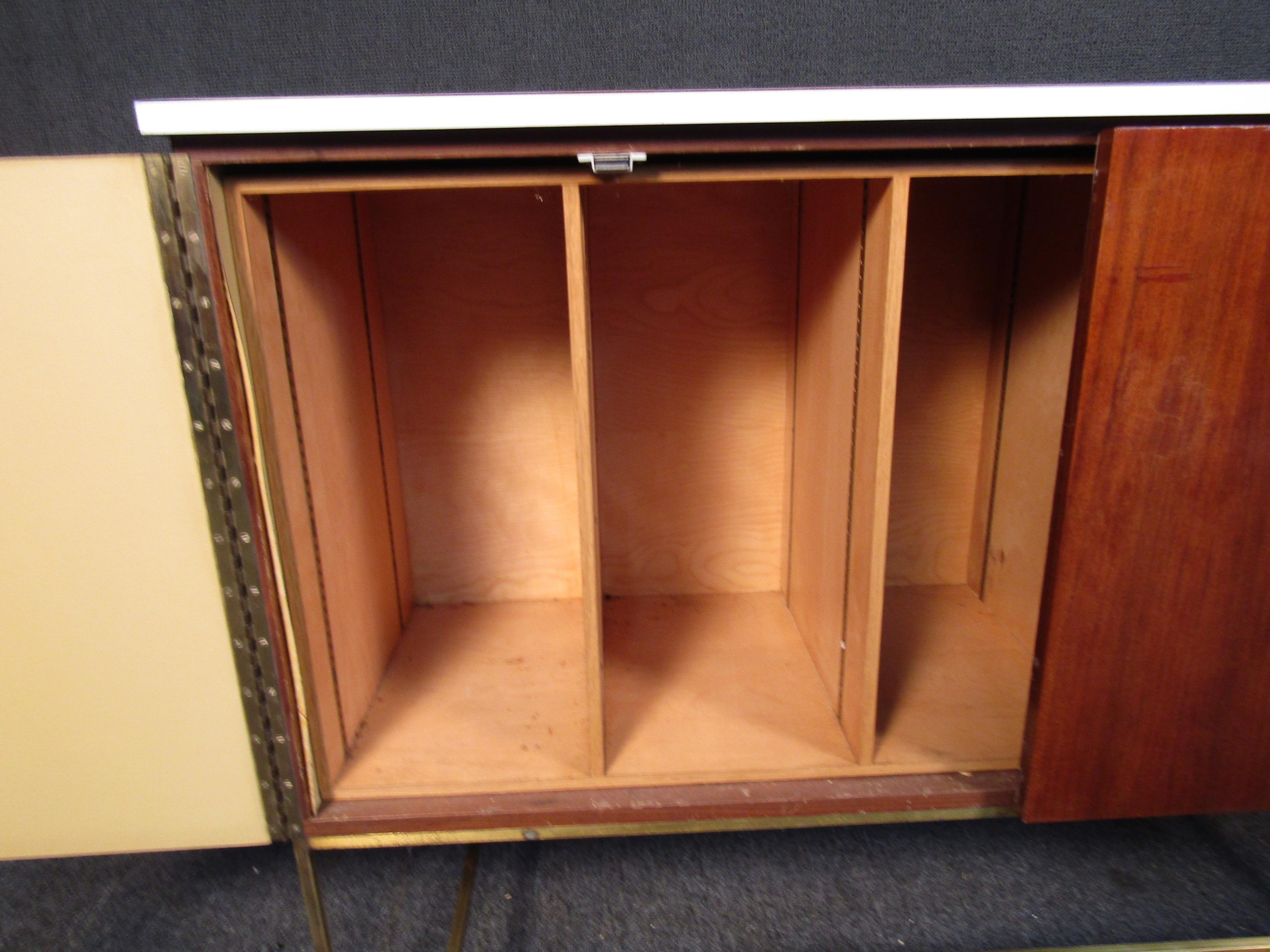 Mid-Century Modern Sideboard by Paul McCobb 1