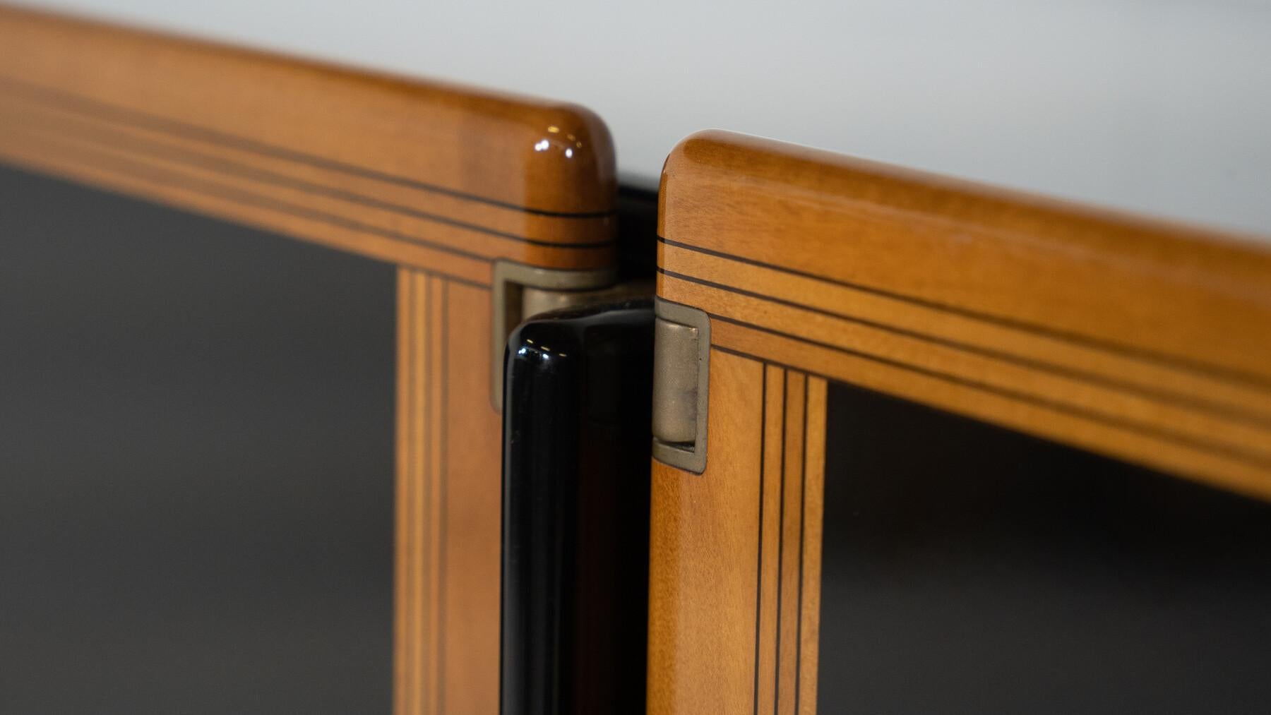 Legno Credenza moderna di metà secolo di Tobia Scarpa, anni '70 in vendita