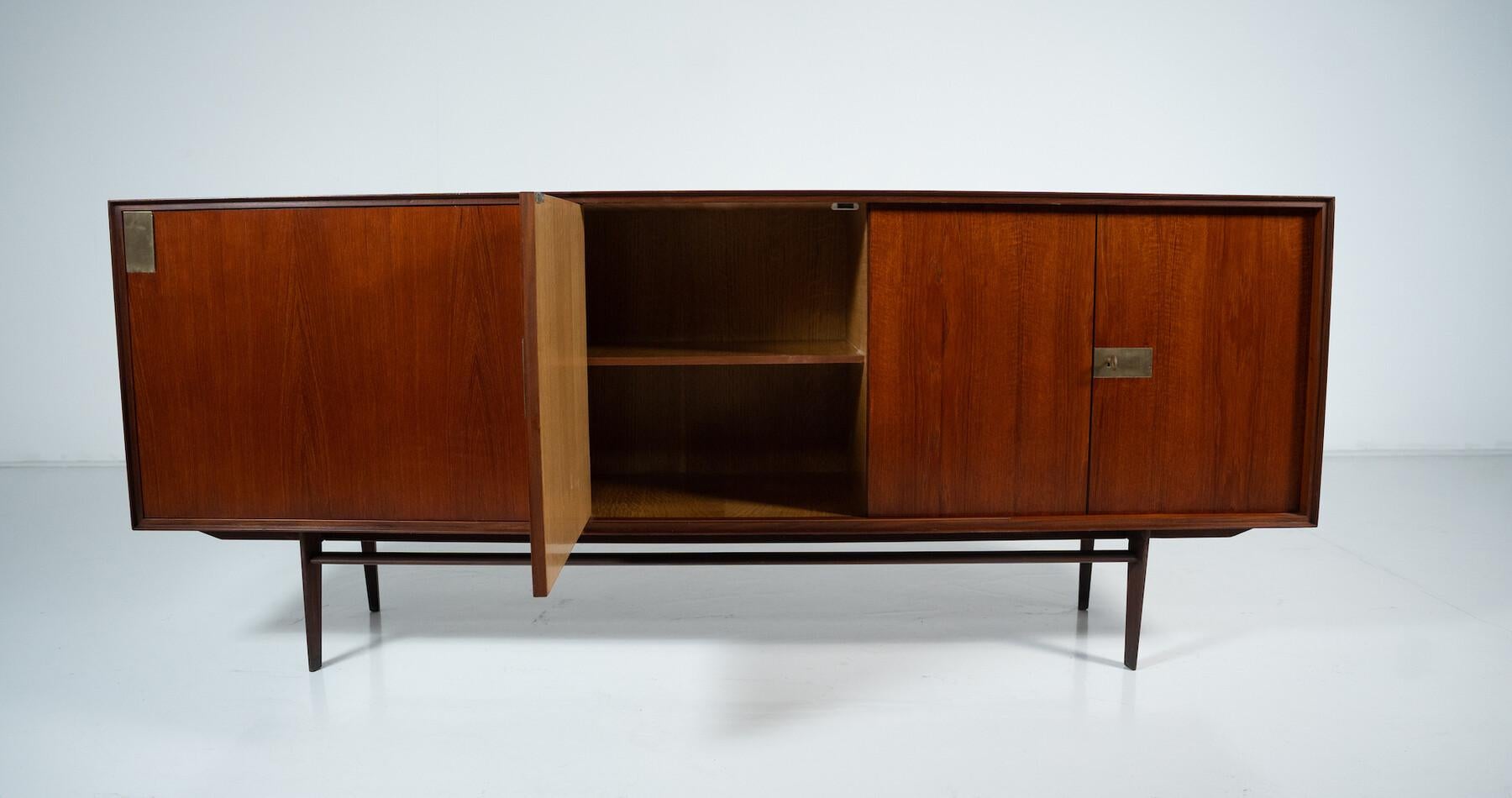 Mid-Century Modern Sideboard by Vittorio Dassi, Italy, 1950s 5
