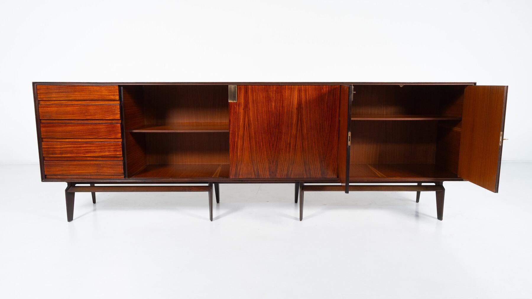 Credenza moderna di metà secolo di Vittorio Dassi, Italia, anni '50 in vendita 8