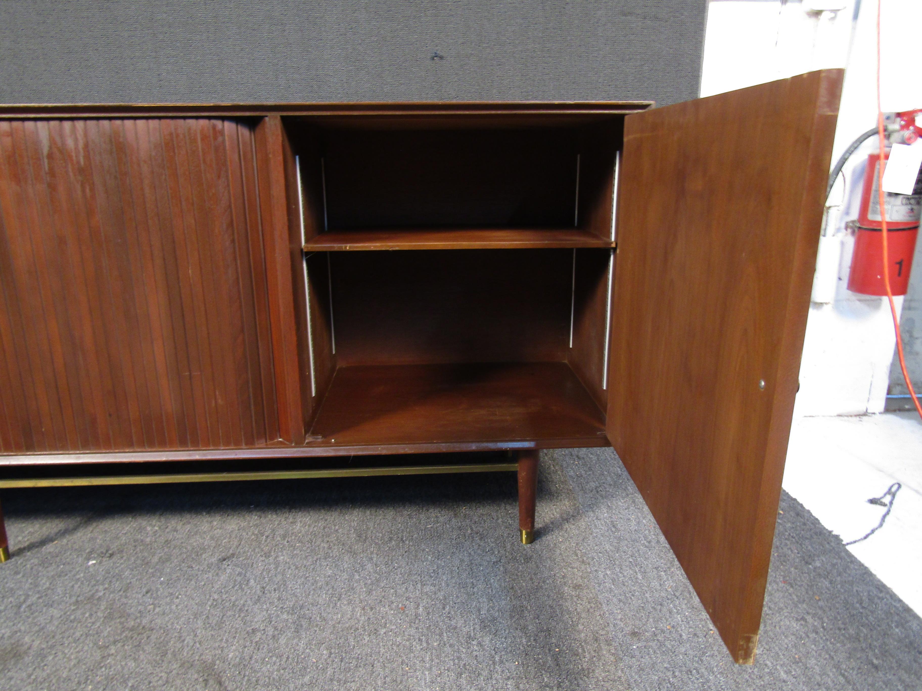 Mid-Century Modern Sideboard For Sale 5