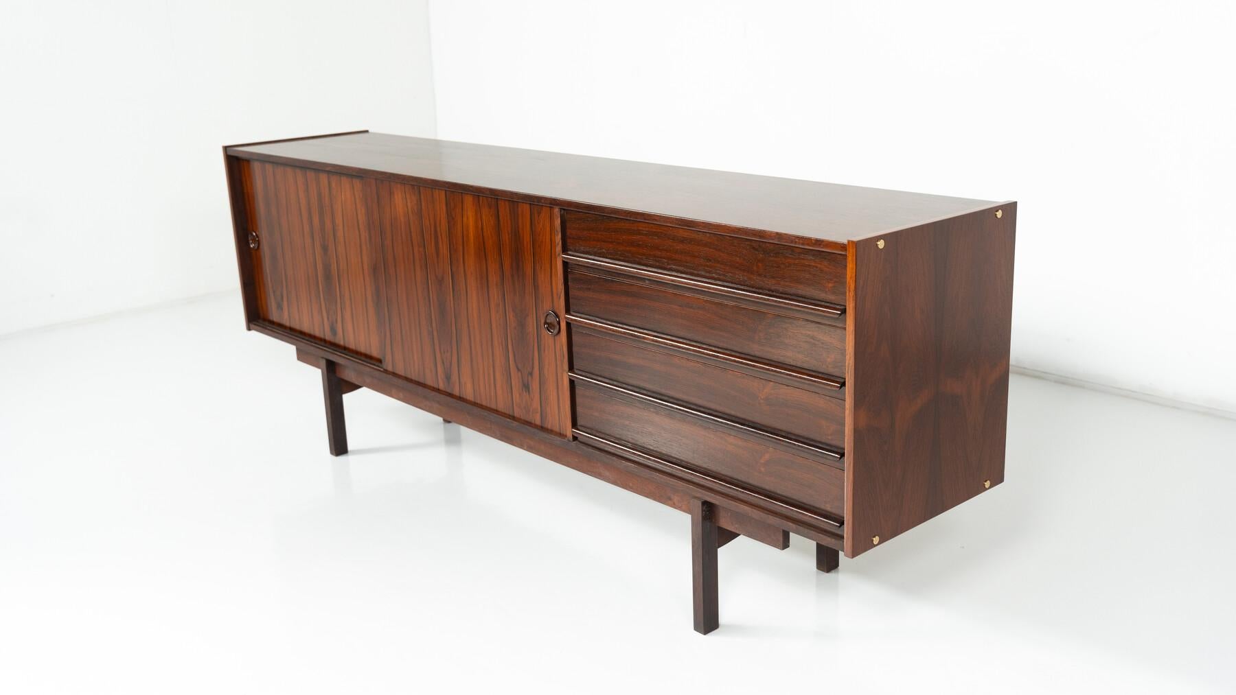 Europeo Credenza moderna di metà secolo in vendita