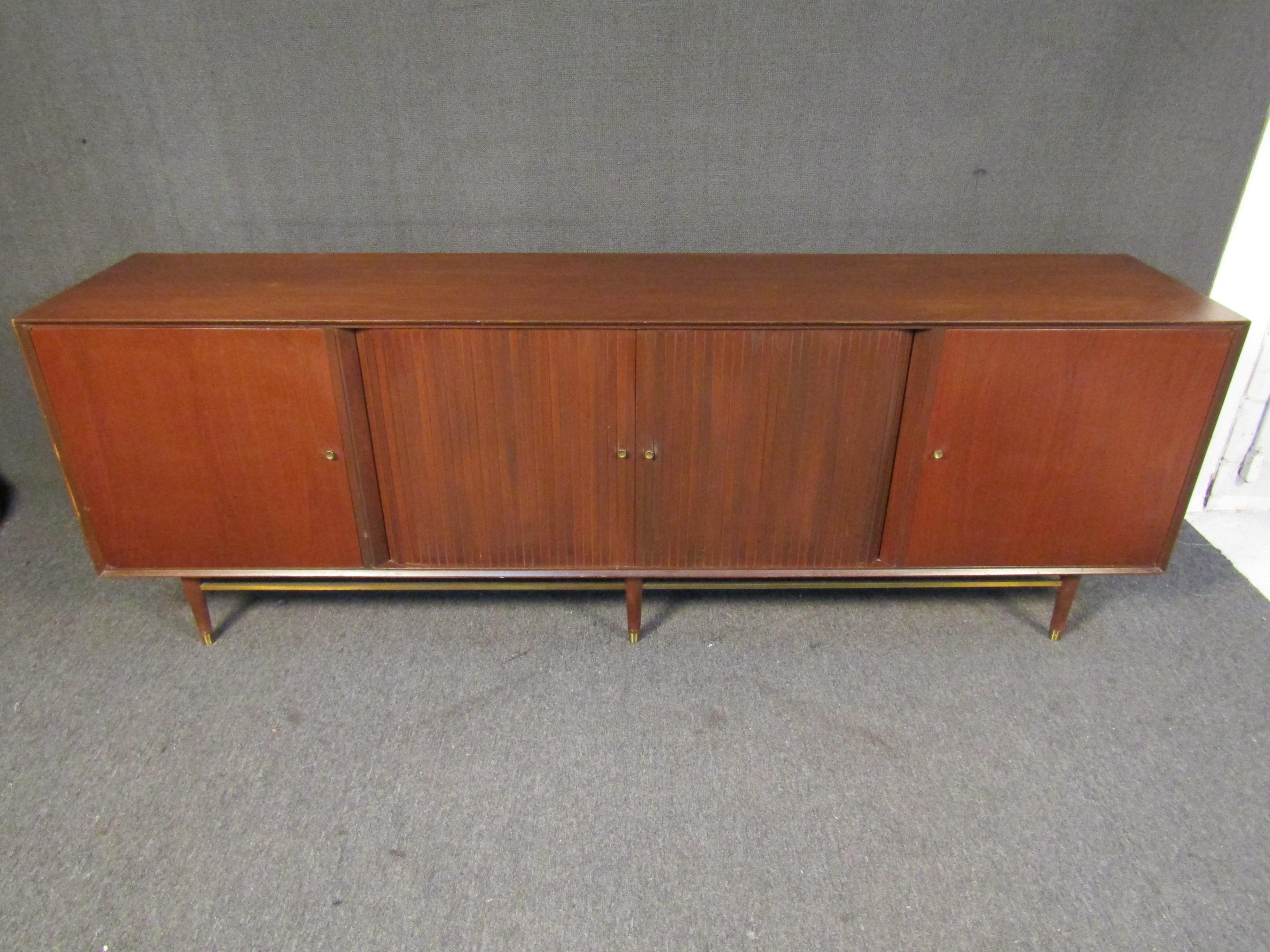 Mid-Century Modern Sideboard In Fair Condition For Sale In Brooklyn, NY