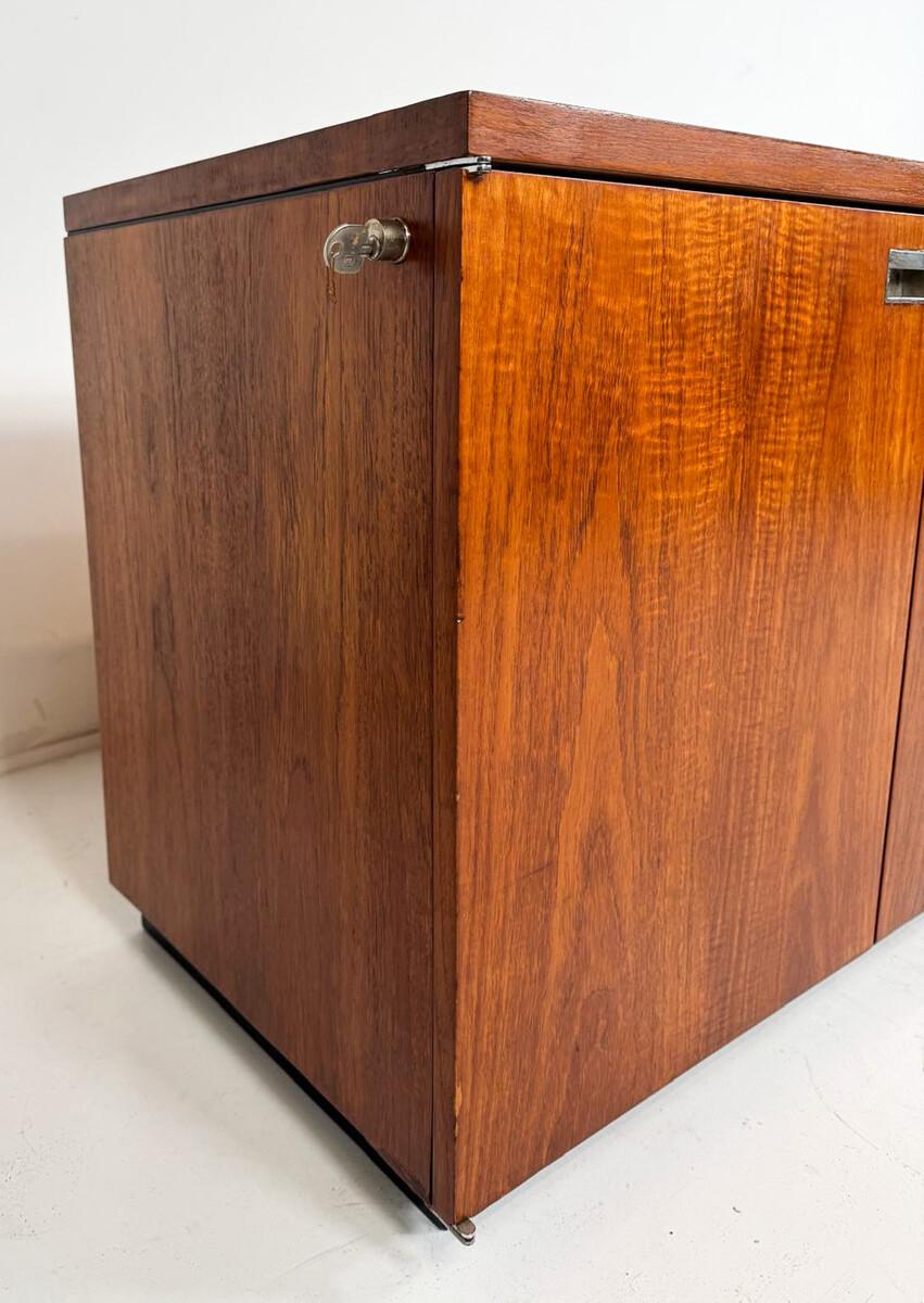 Credenza moderna di metà secolo In condizioni buone in vendita a Brussels, BE