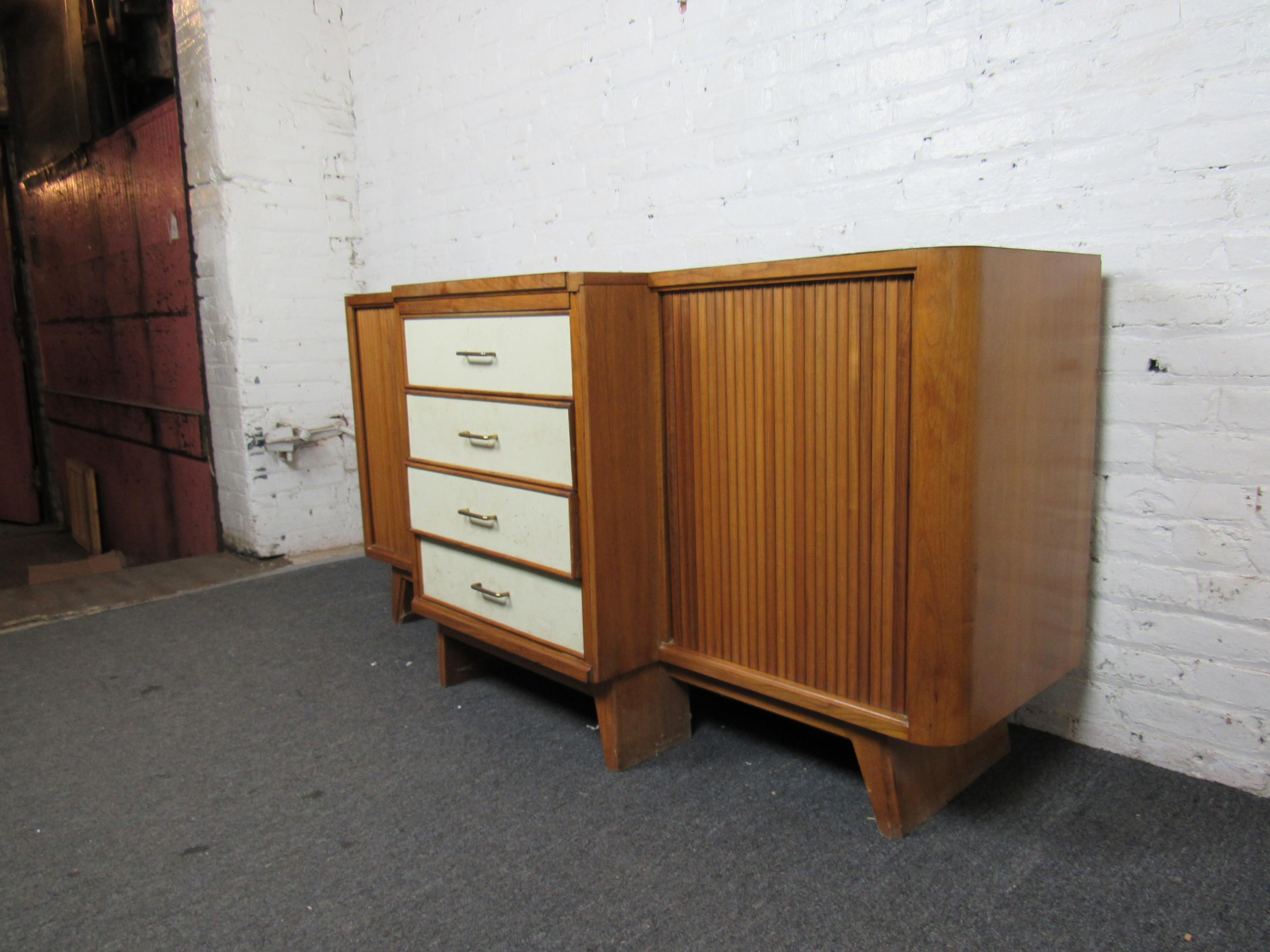 20th Century Mid-Century Modern Buffet with Built-In Hotplate For Sale