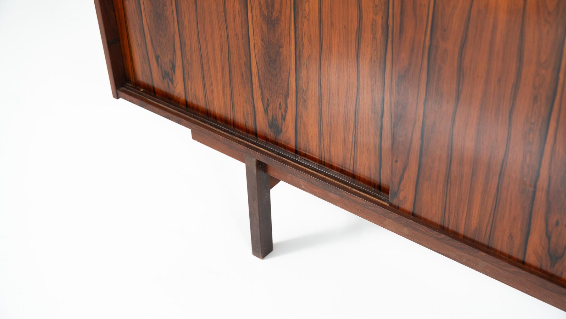 Legno Credenza moderna di metà secolo in vendita