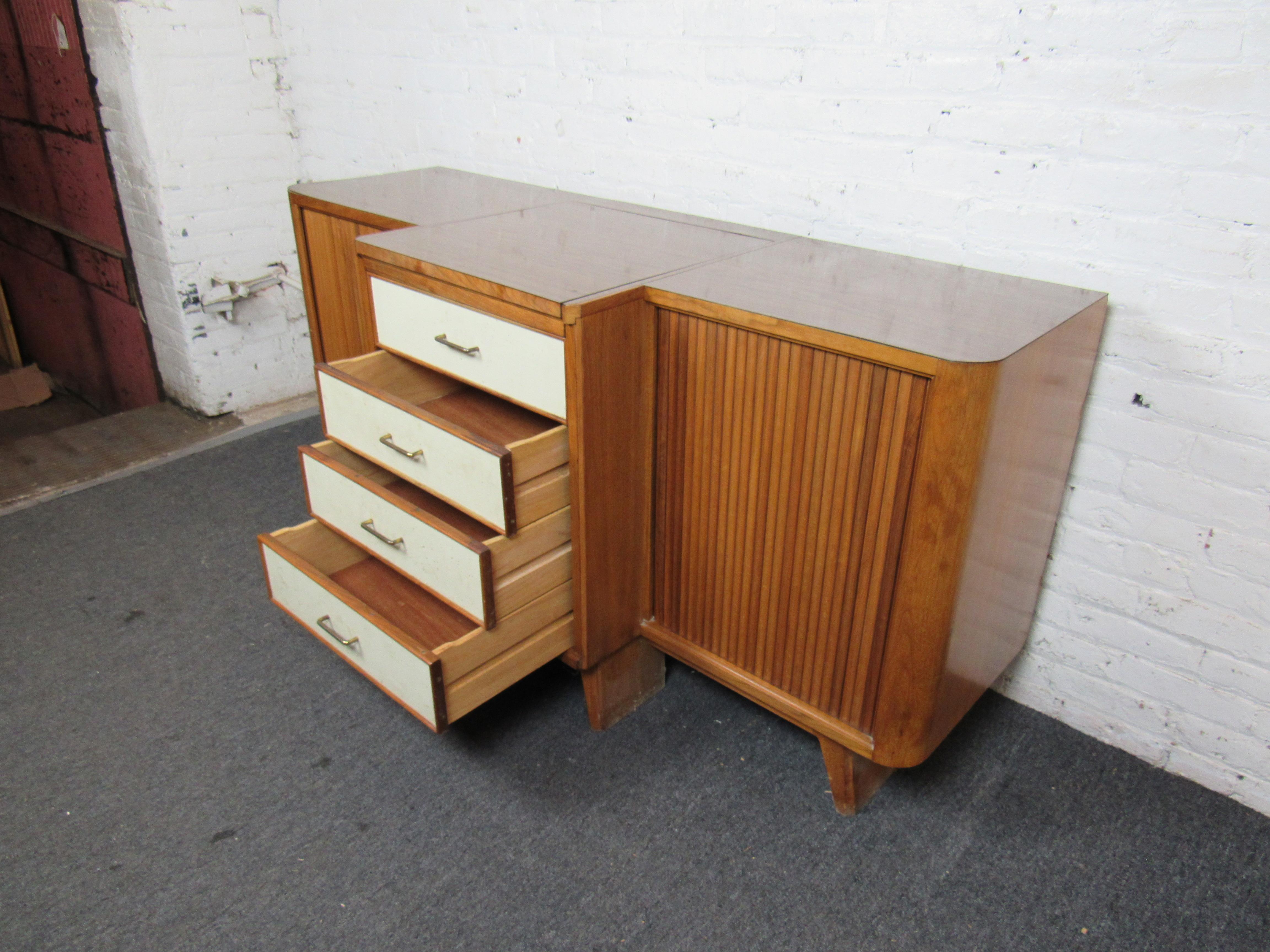 Mid-Century Modern Buffet with Built-In Hotplate For Sale 3