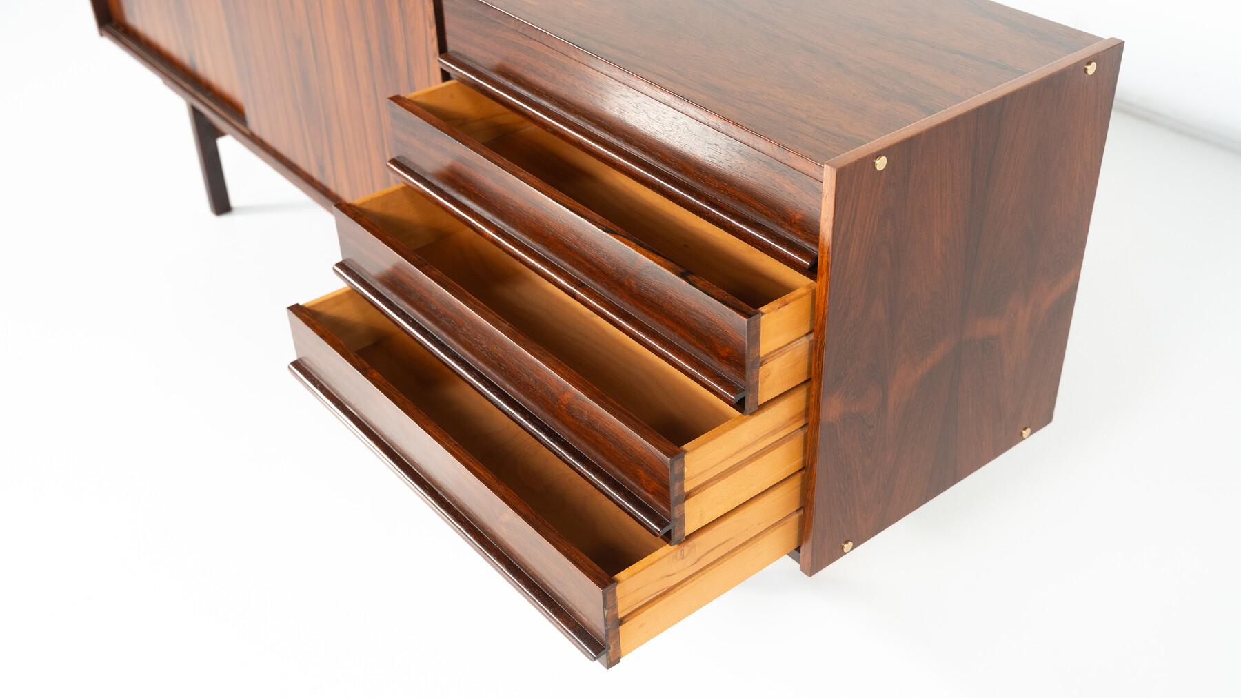 Credenza moderna di metà secolo in vendita 3