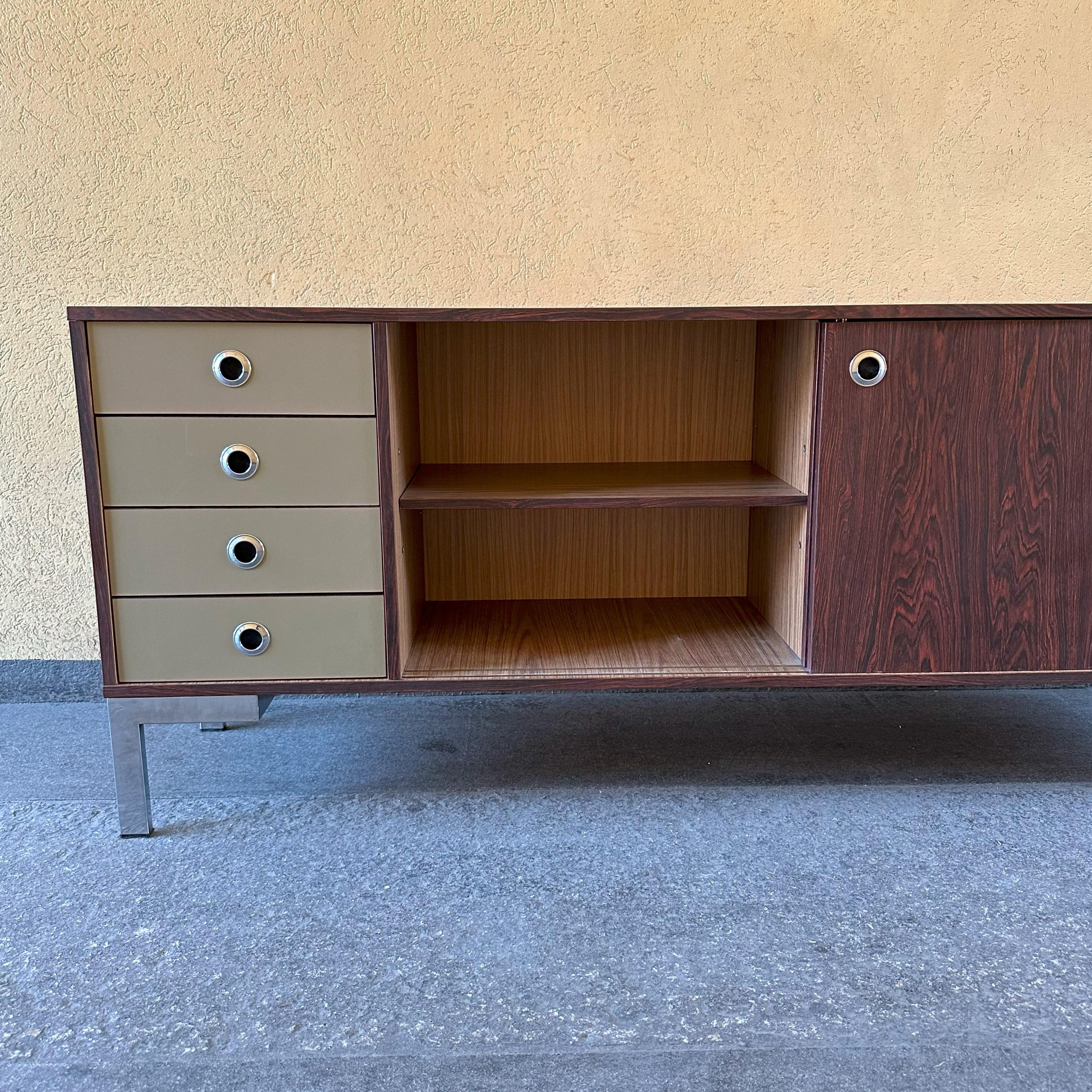Midcentury-Modern Sideboard in Laminate '70 , Italian Manufacture  For Sale 1