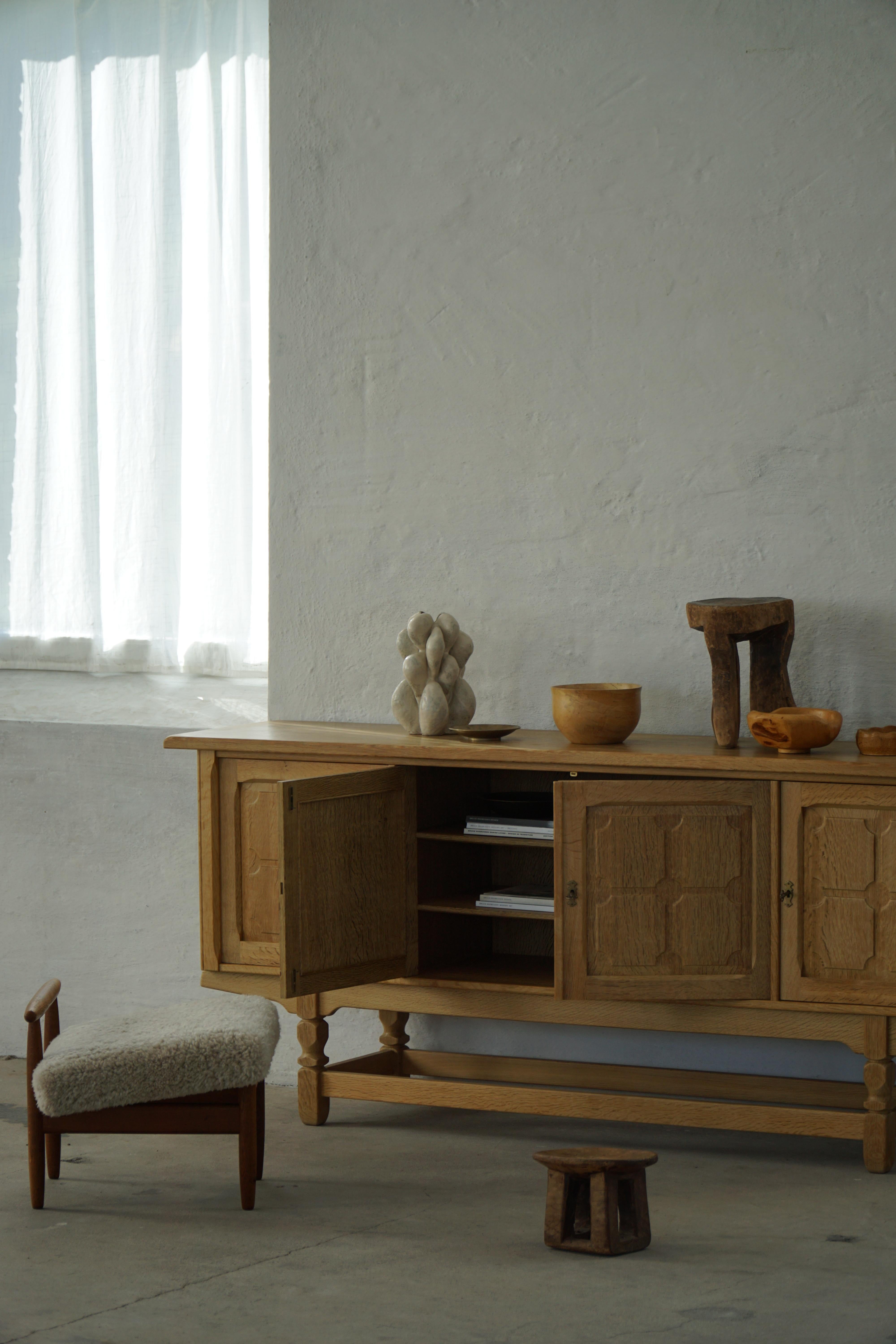 Credenza moderna di metà secolo in Oak, realizzata da un ebanista danese negli anni '60 in vendita 4