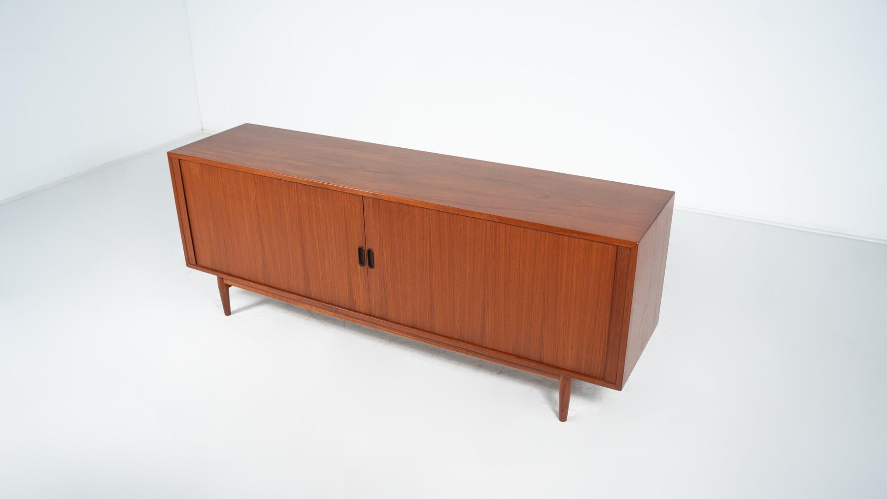 Danish Mid-Century Modern Sideboard Model 37 by Arne Vodder, Sibast For Sale