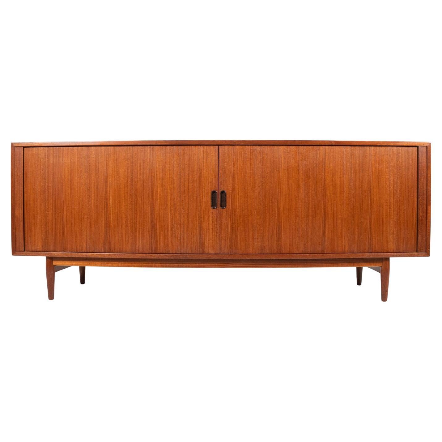 Mid-Century Modern Sideboard Model 37 by Arne Vodder, Sibast For Sale