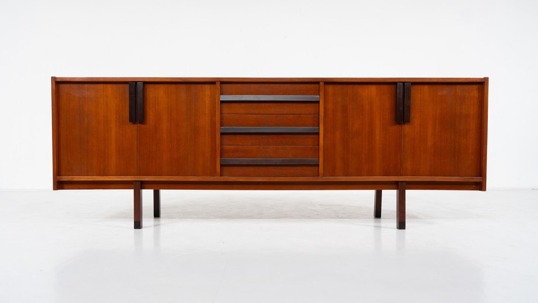 Mid-Century Modern Sideboard, Teak, Italy, 1960s In Good Condition For Sale In Brussels, BE
