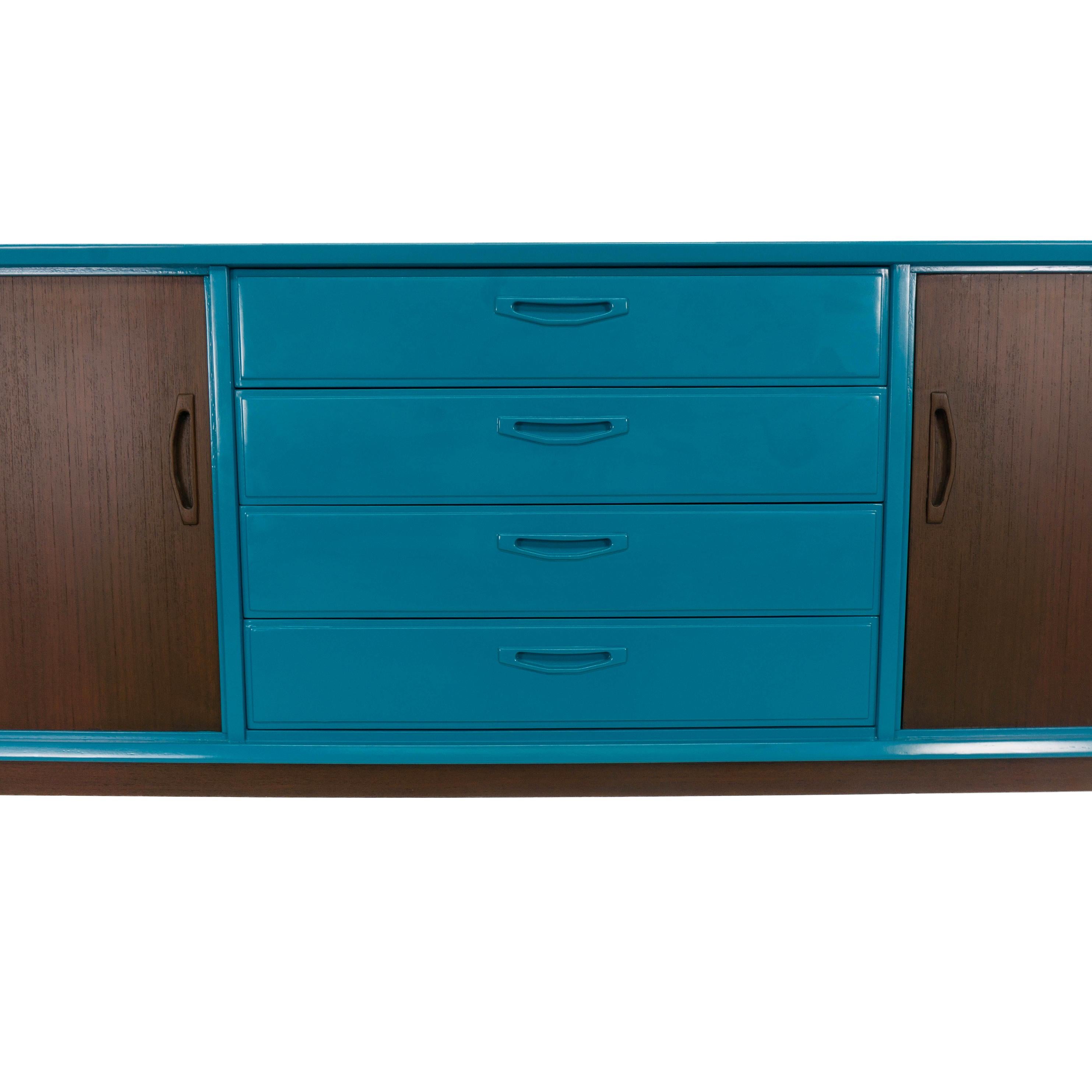 Mid-Century Modern Sideboard with Drawers For Sale 3
