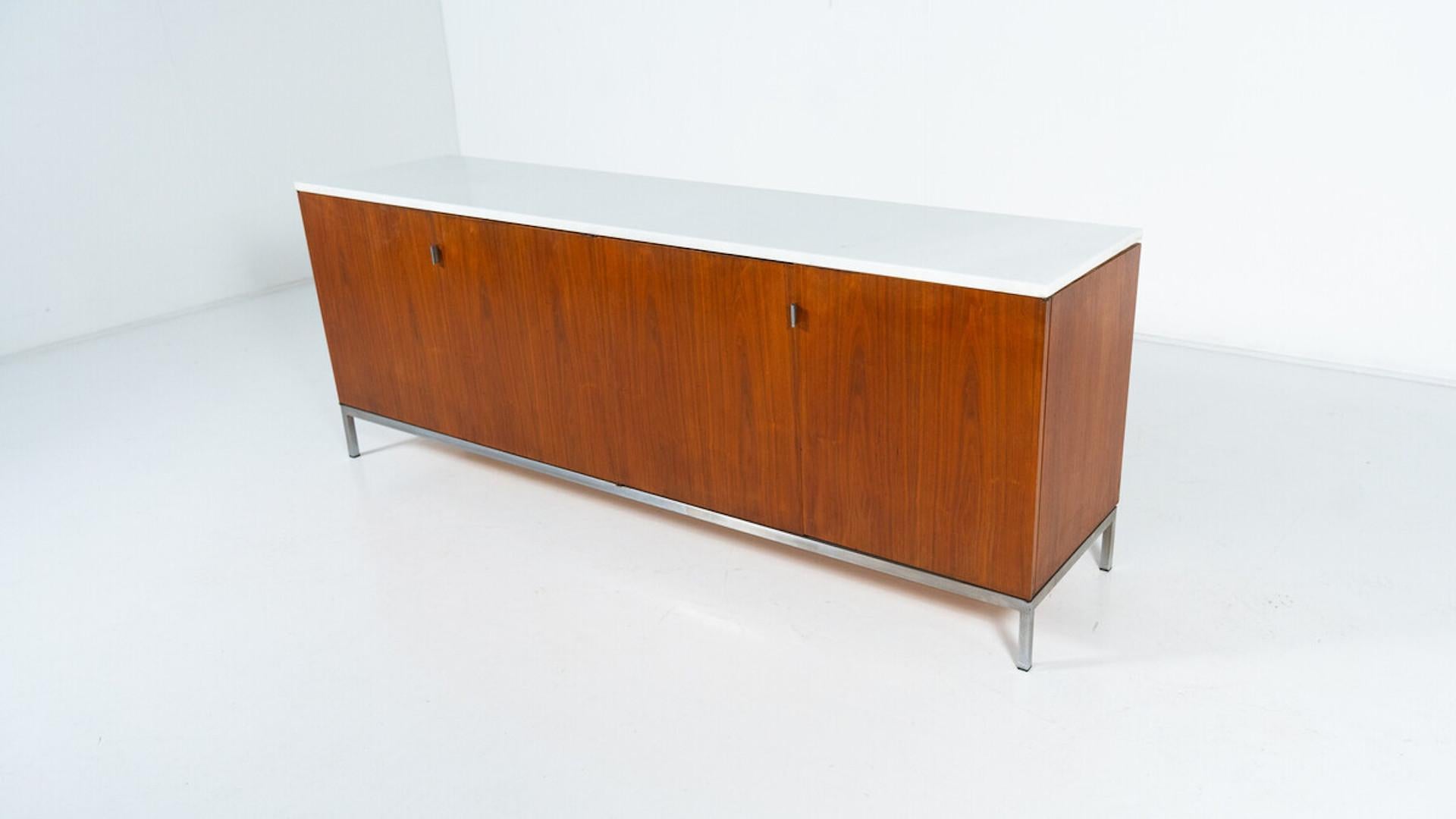 Mid-Century Modern Enfilade moderne du milieu du siècle, bois et marbre, Italie, 1970 en vente
