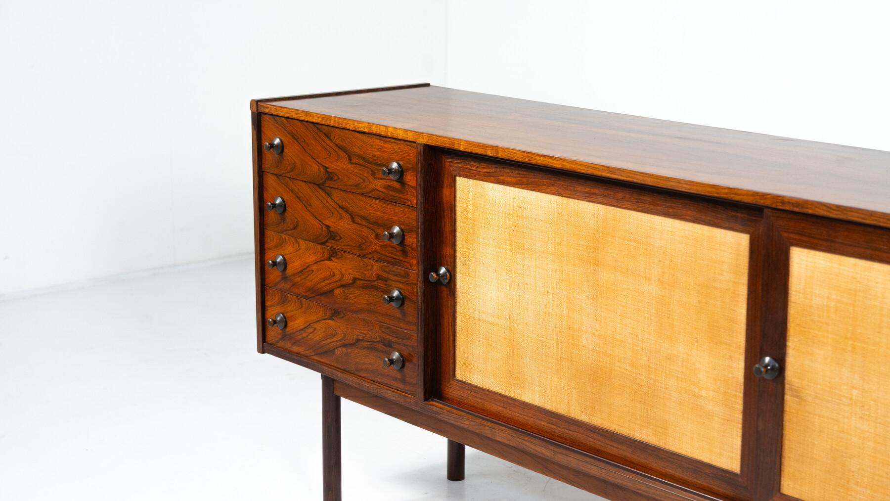Credenza moderna di metà secolo, Wood e vimini, Italia, anni '60 In condizioni buone in vendita a Brussels, BE