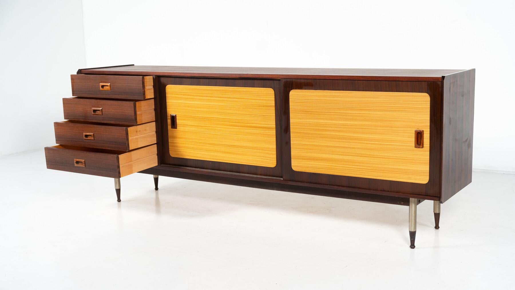 Buffet moderne du milieu du siècle, bois et osier, Italie en vente 8