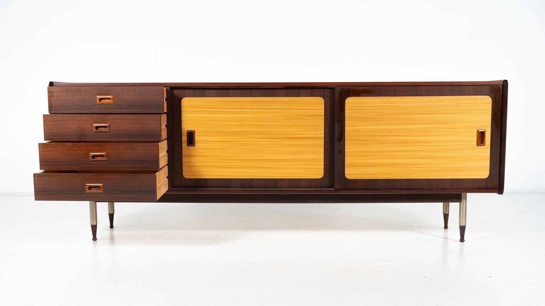 Buffet moderne du milieu du siècle, bois et osier, Italie en vente 9