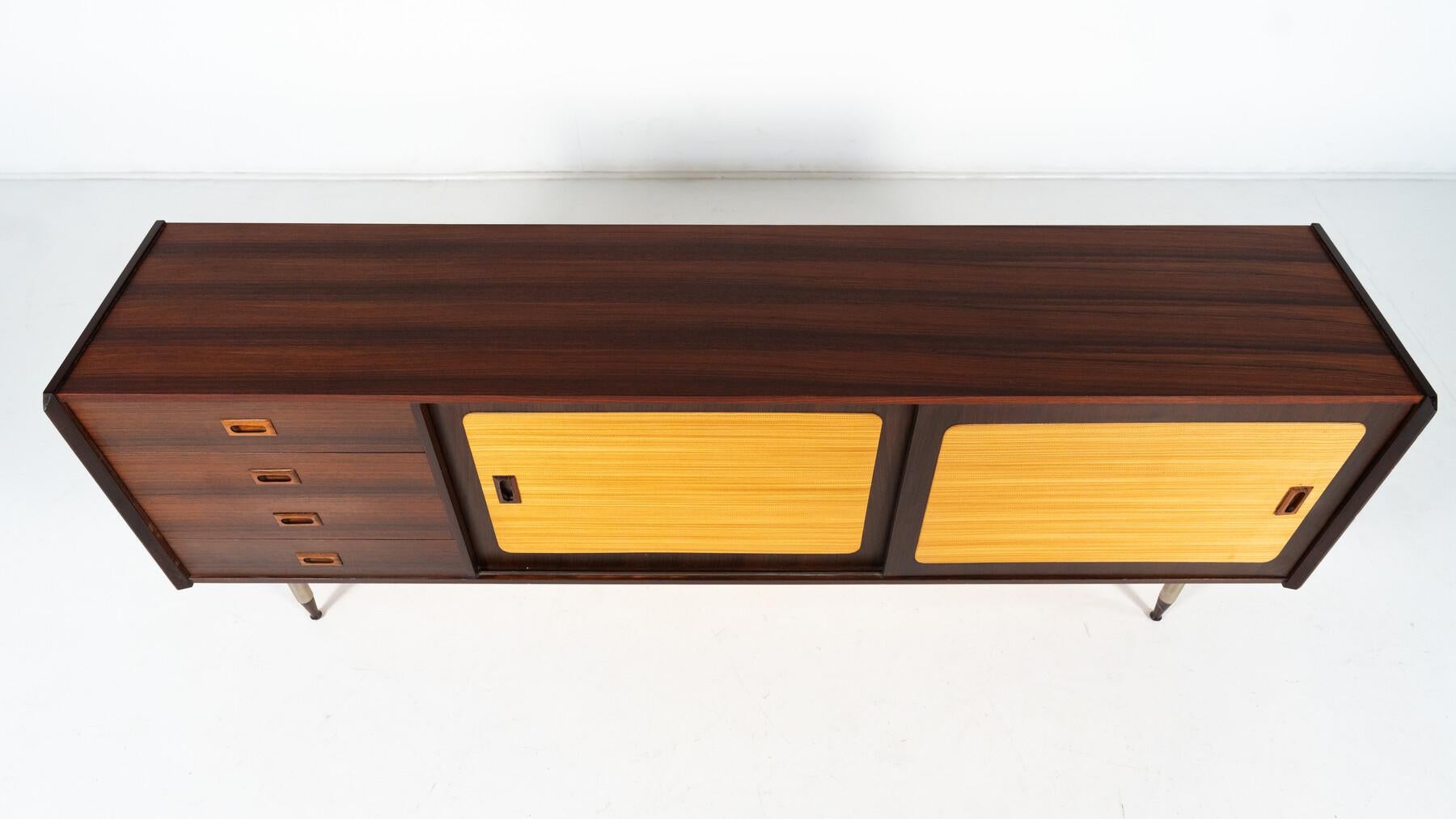 Buffet moderne du milieu du siècle, bois et osier, Italie en vente 13