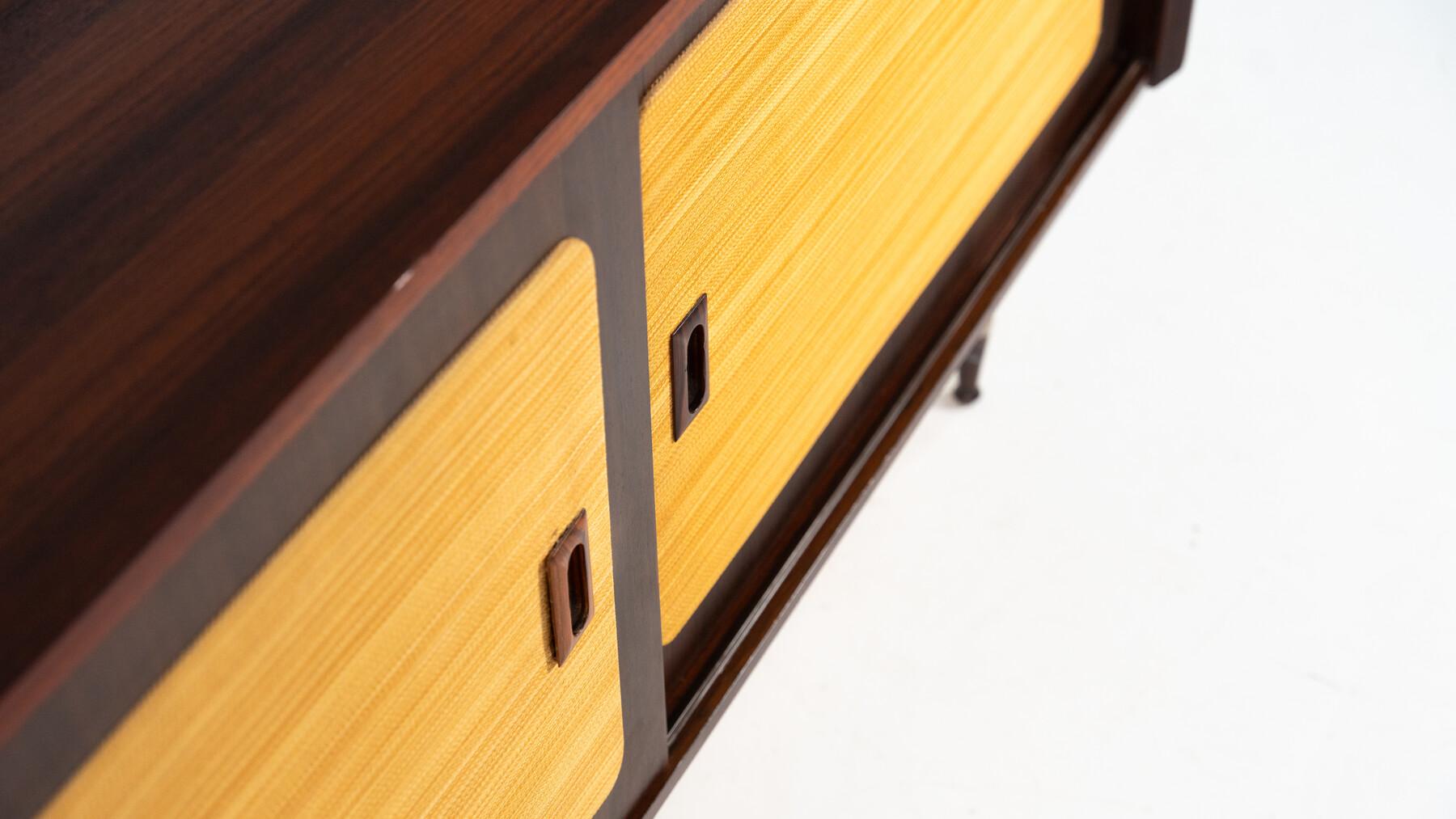 Osier Buffet moderne du milieu du siècle, bois et osier, Italie en vente