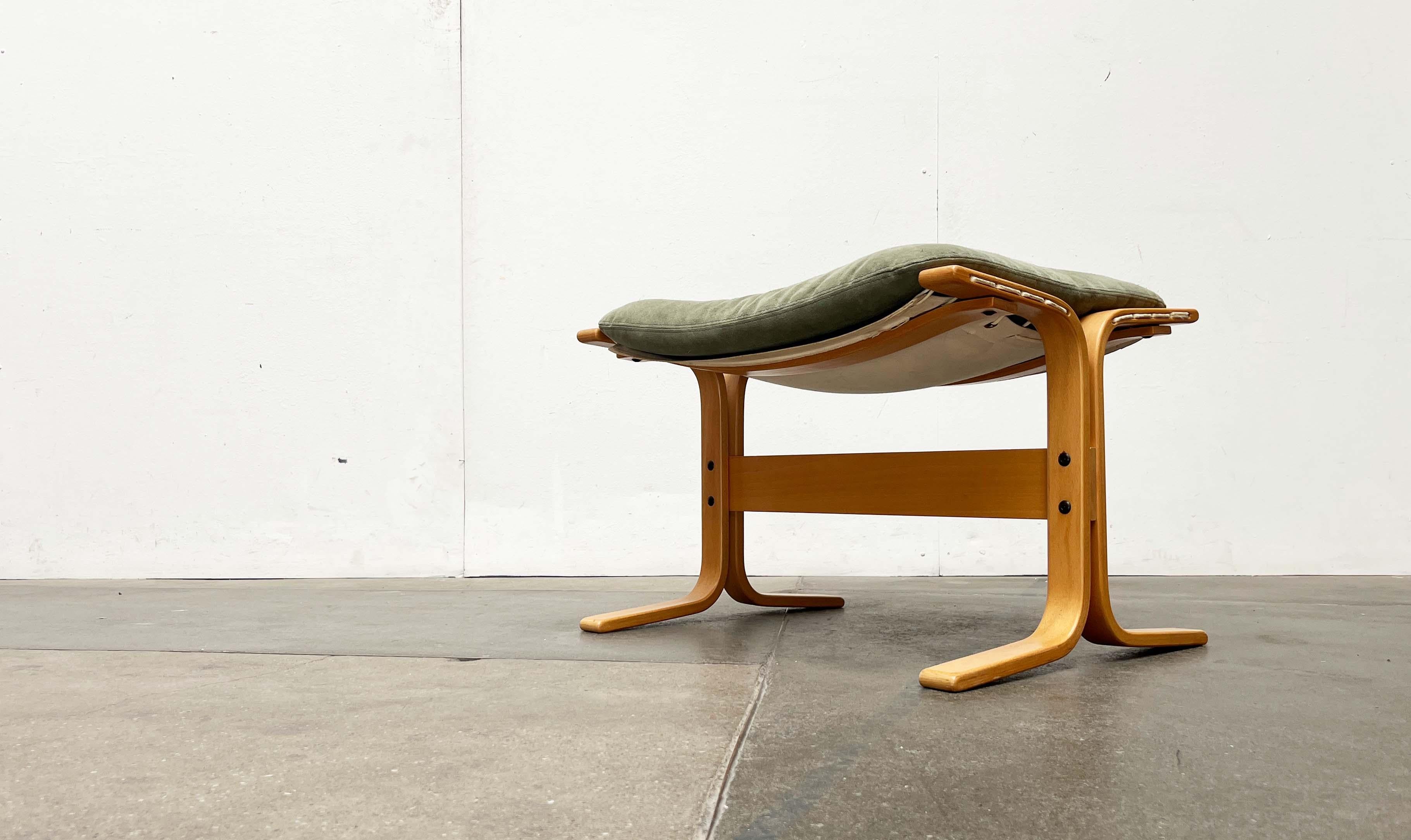 Sgabello Siesta moderno di metà secolo Greene & Greene in pelle nubuk Ingmar Relling Westnofa In condizioni buone in vendita a Hamburg, DE