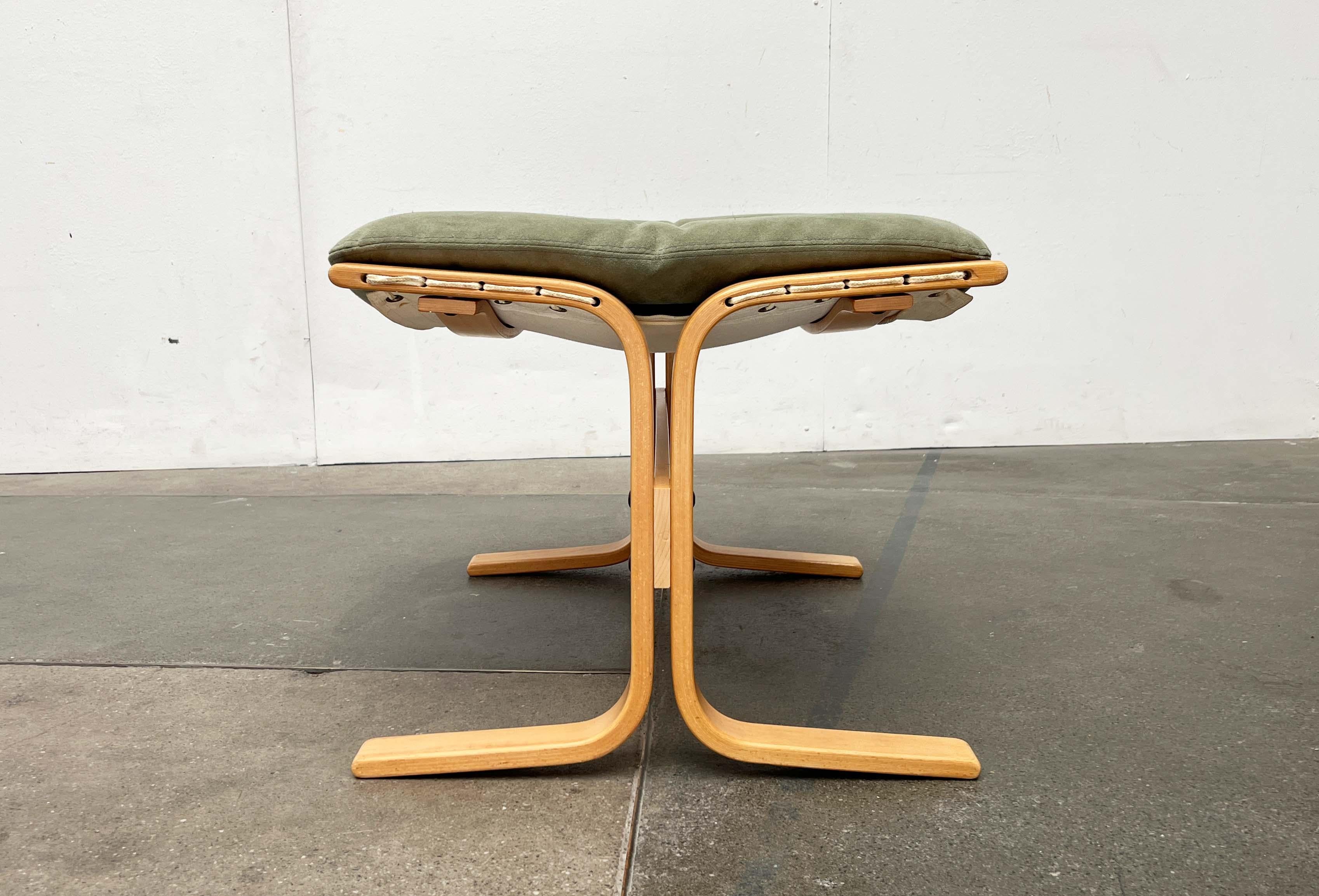 Sgabello Siesta moderno di metà secolo Greene & Greene in pelle nubuk Ingmar Relling Westnofa in vendita 1