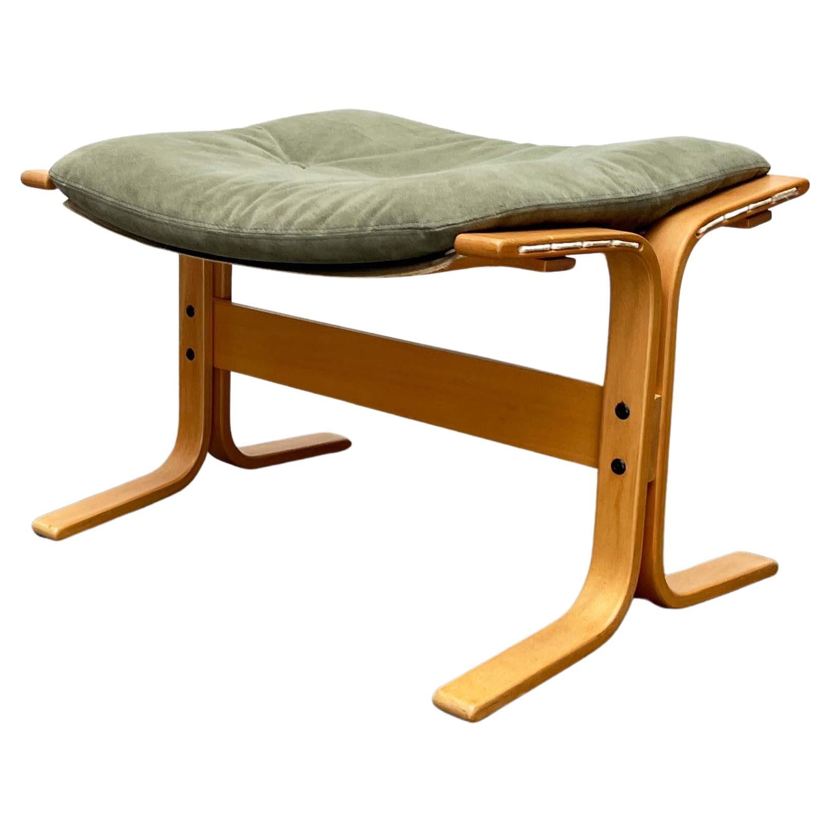 Sgabello Siesta moderno di metà secolo Greene 
Greene in pelle nubuk Ingmar Relling Westnofa in vendita