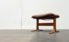 Sgabello in pelle Siesta, metà del secolo scorso, Ingmar Relling per Westnofa, 1960