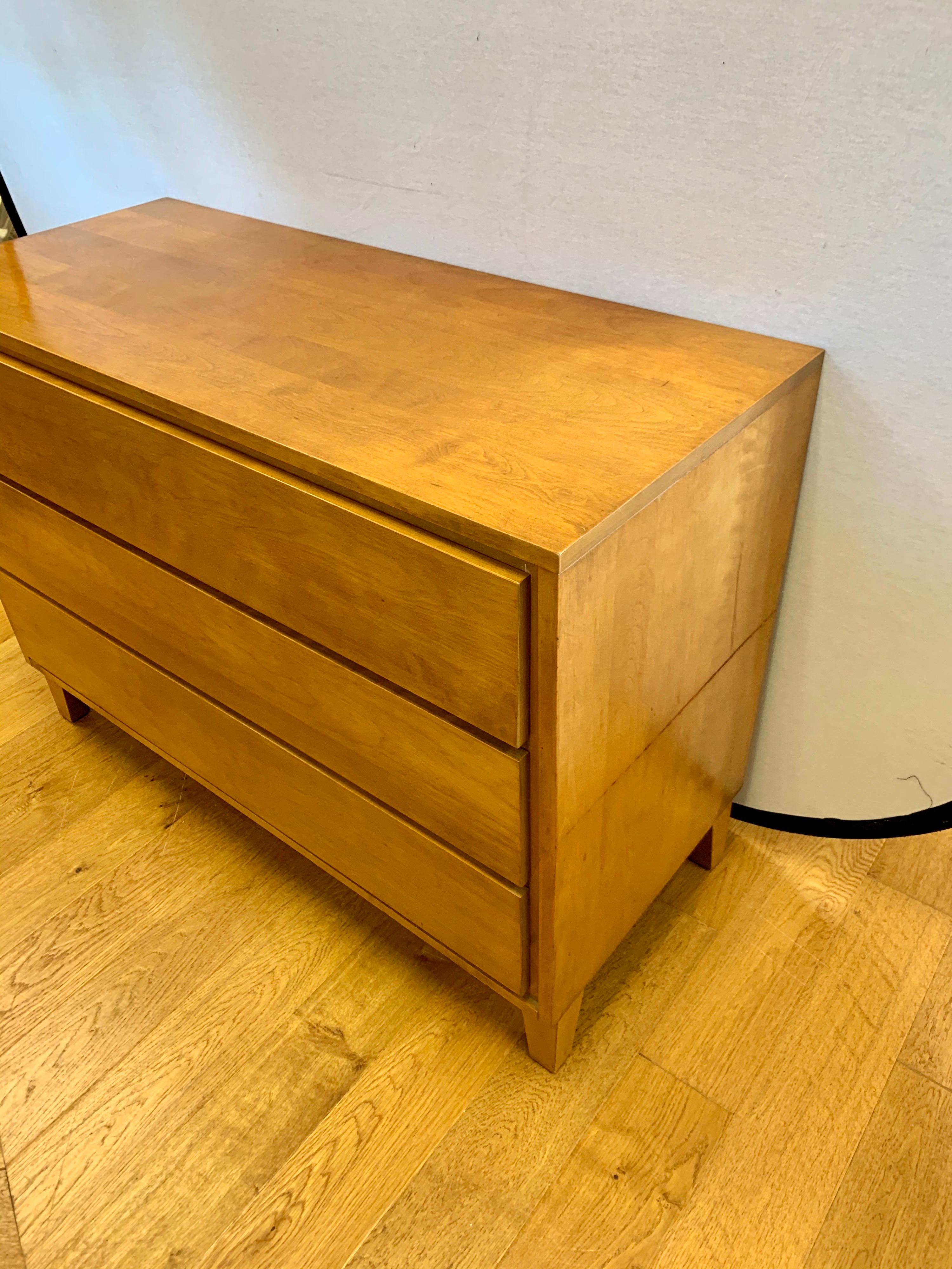 Mid-Century Modern Signed Conant Ball Leslie Diamond Modern Mates Chest In Good Condition In West Hartford, CT