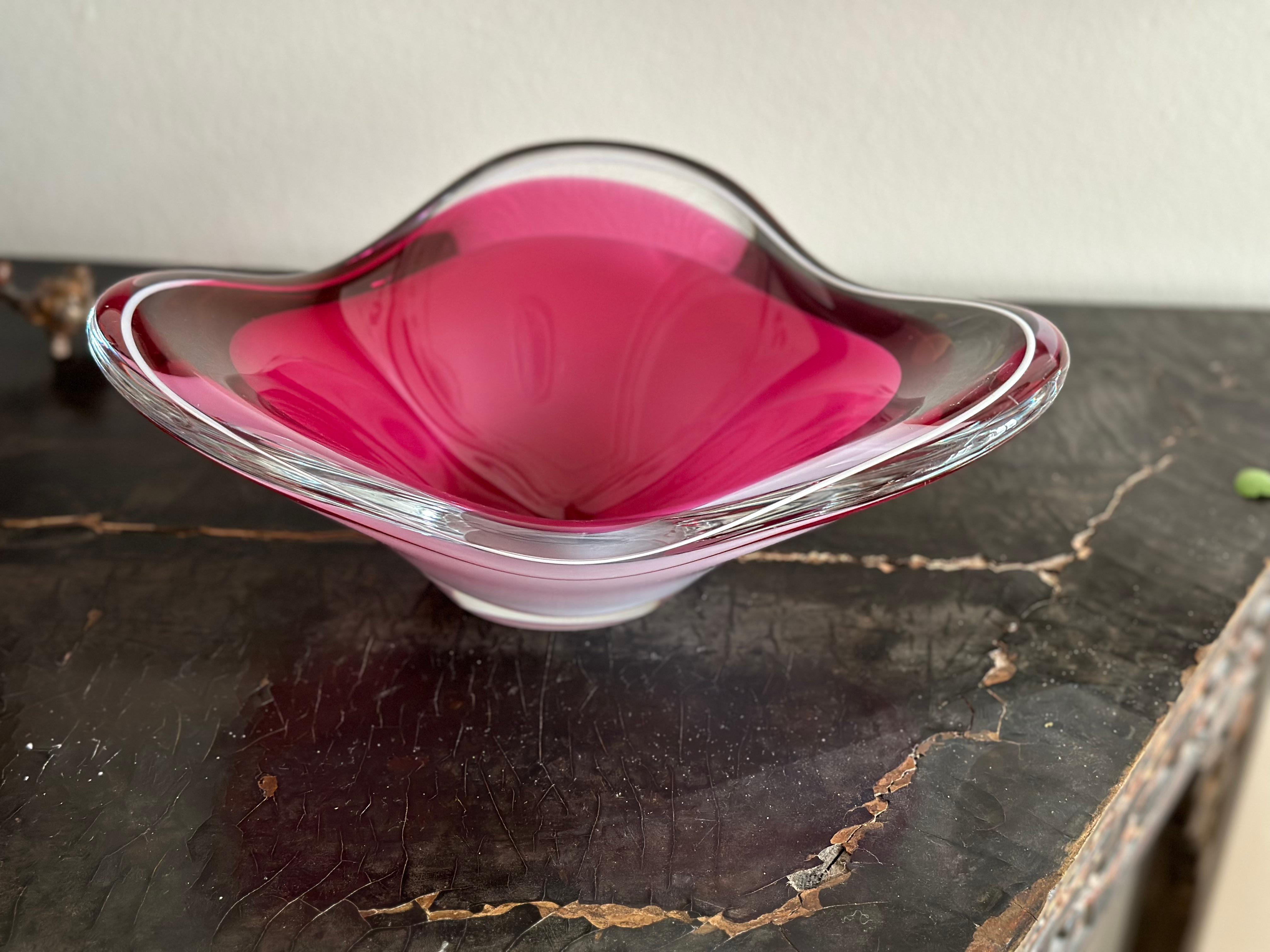 Mid-century modern signed coquille bowl made by Paul Kedelv Flygsfors for Flyg For Sale 4