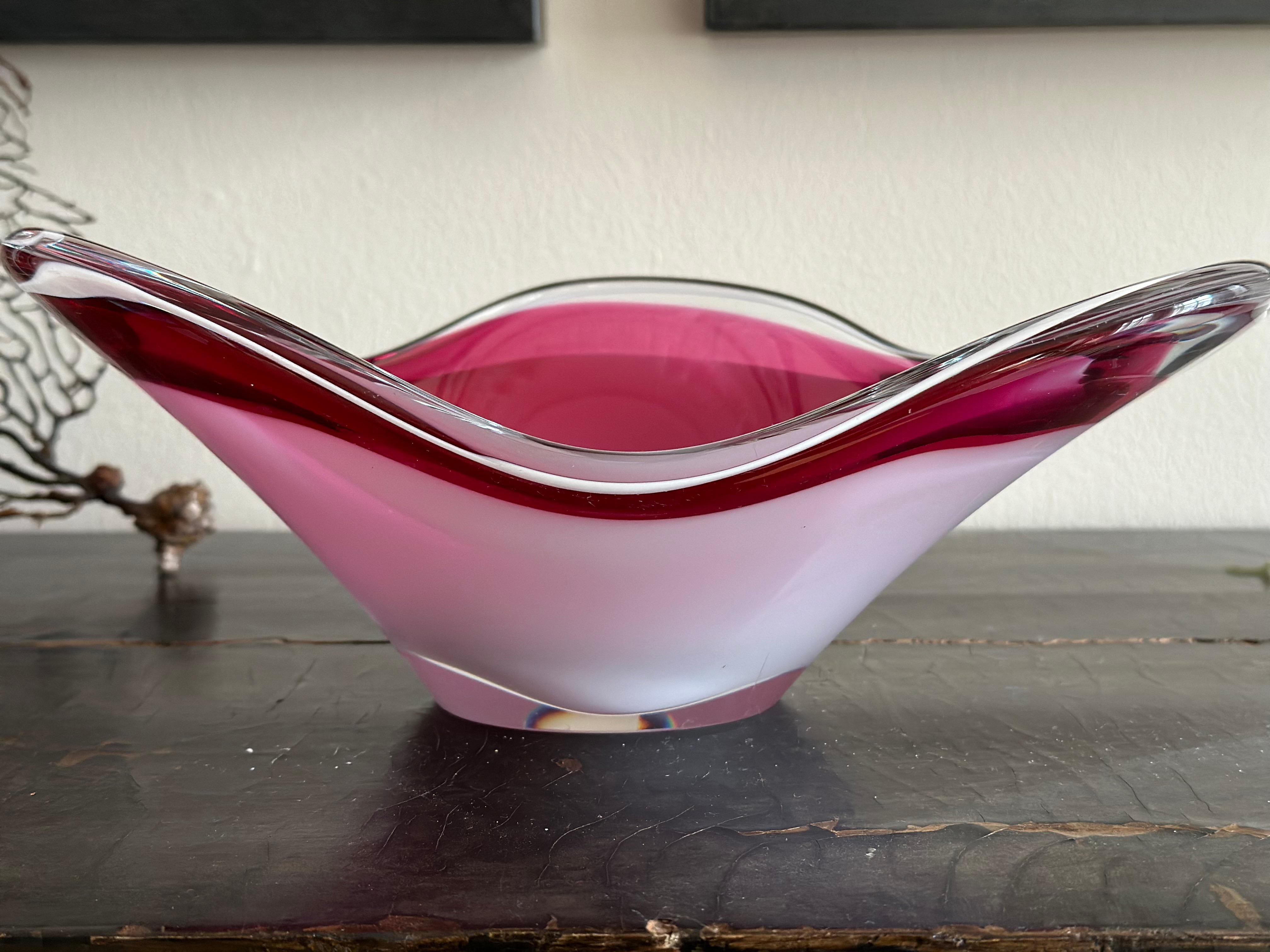 Mid-century modern signed coquille bowl made by Paul Kedelv Flygsfors for Flyg For Sale 7