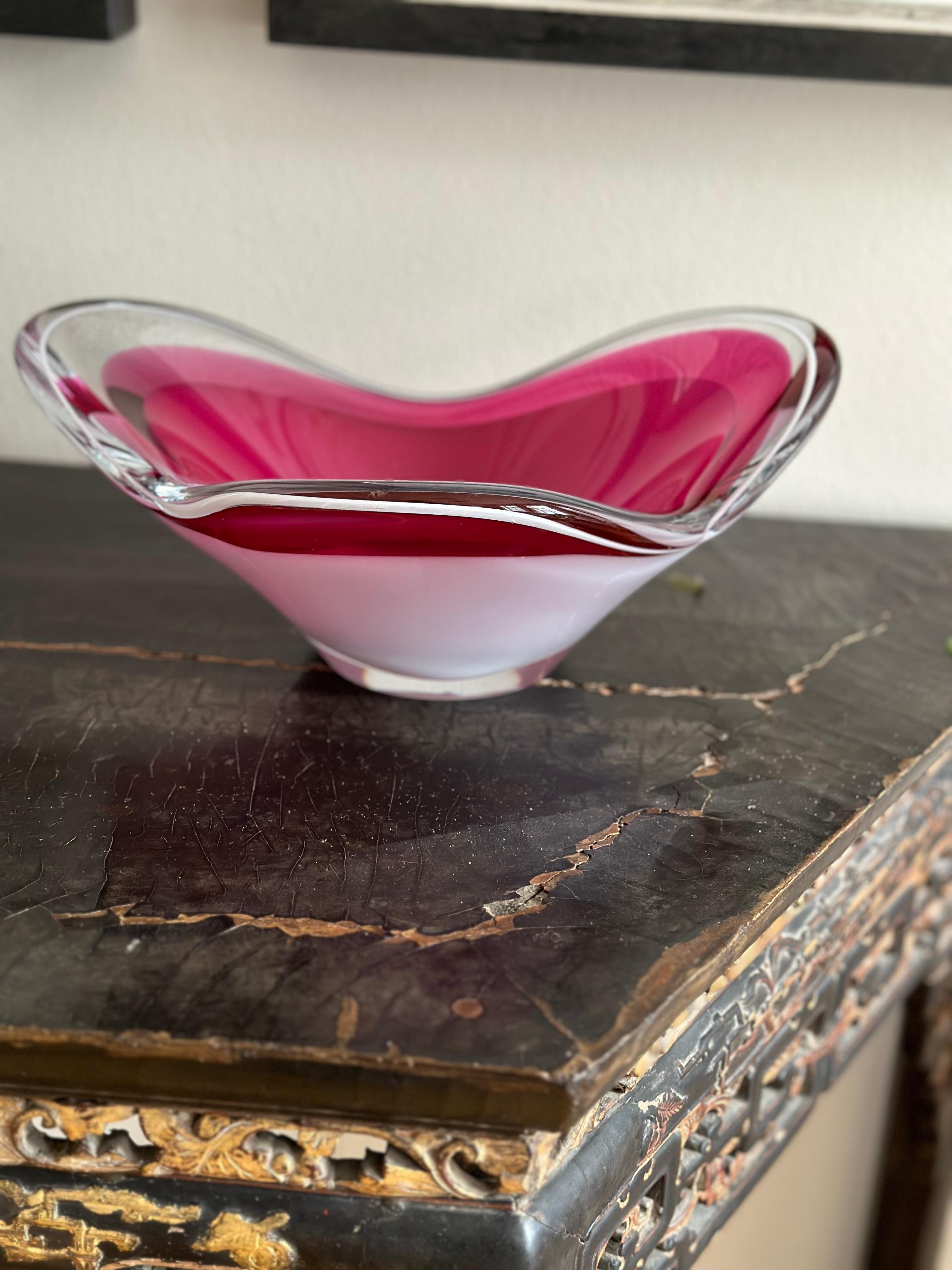 Mid-century modern signed coquille bowl made by Paul Kedelv Flygsfors for Flyg For Sale 1
