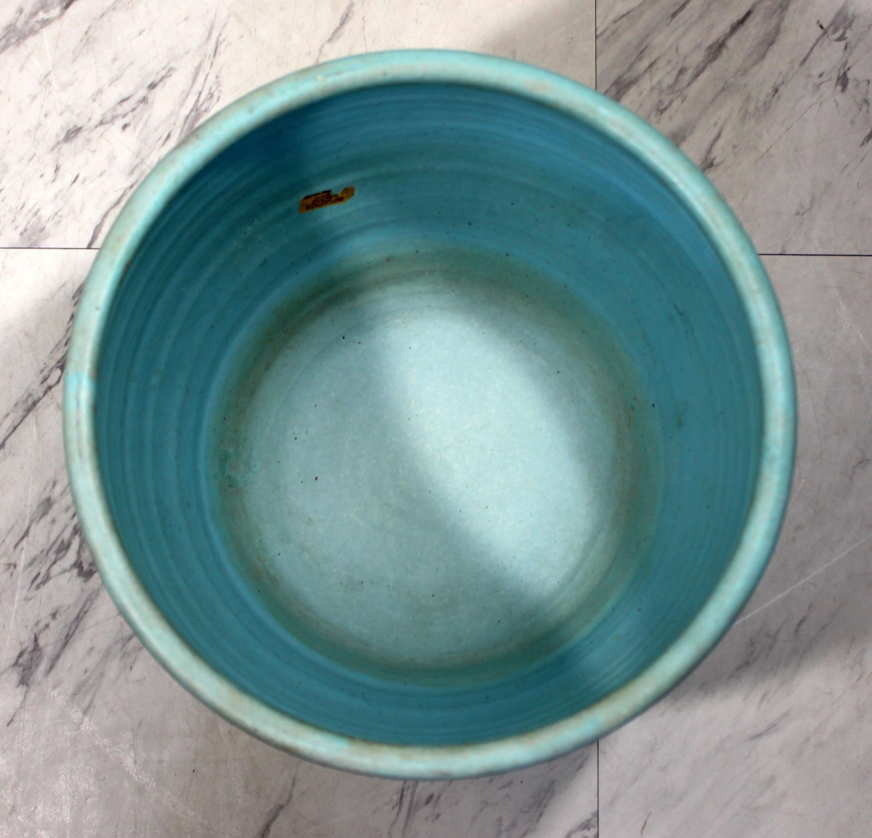 Mid-Century Modern Signed J.T. Abernathy Blue Glazed Ceramic Pot, 1960s In Good Condition In Keego Harbor, MI