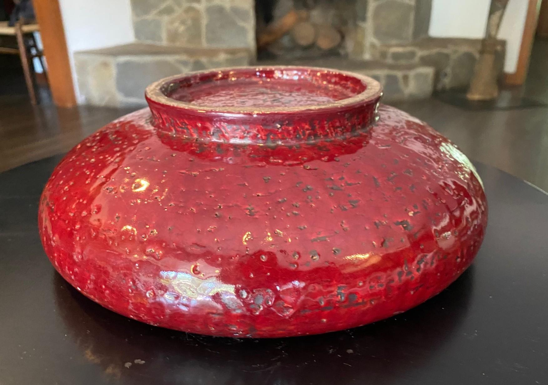 Mid-Century Modern Signed Oxblood Glazed Italian Pottery Bowl Likely Aldo Londi For Sale 5