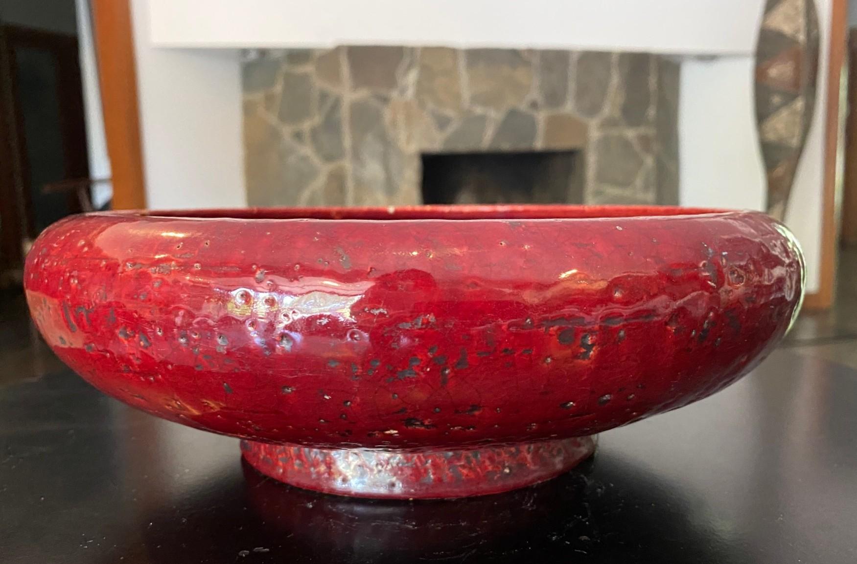 Mid-Century Modern Signed Oxblood Glazed Italian Pottery Bowl Likely Aldo Londi For Sale 1