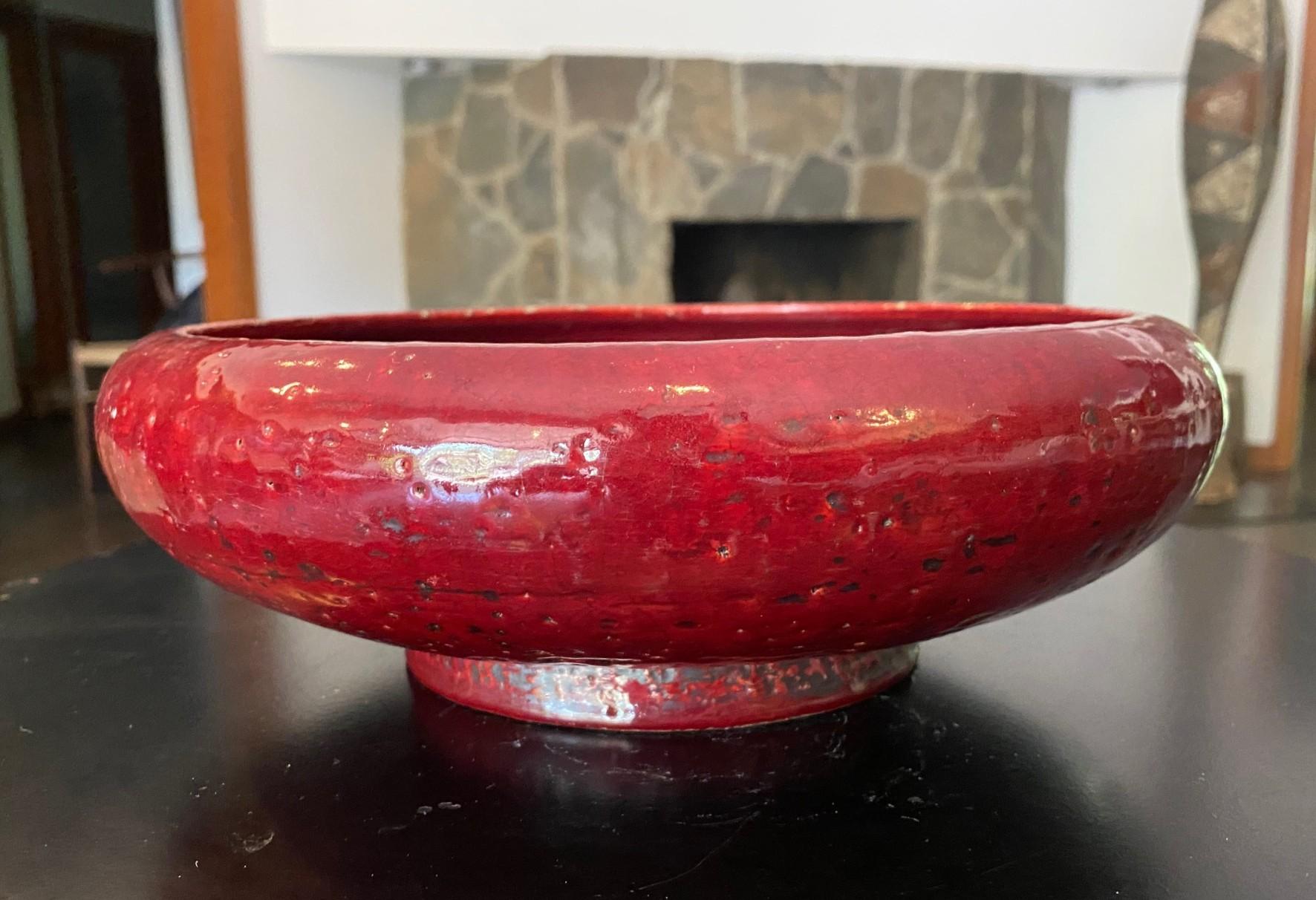 Mid-Century Modern Signed Oxblood Glazed Italian Pottery Bowl Likely Aldo Londi For Sale 3
