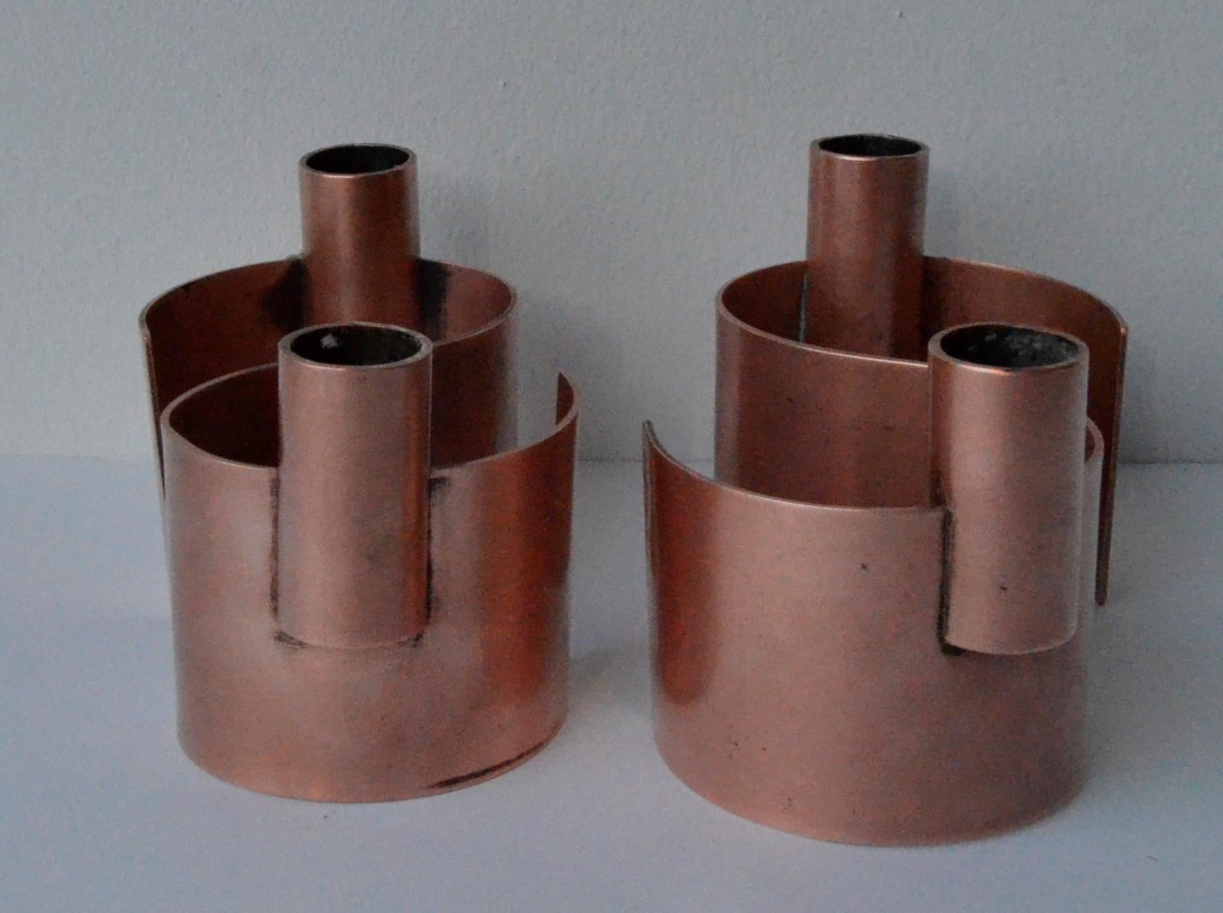 Pair of S-Form with 2 Candelabras Each Rebajes Copper Candlestick Holders In Good Condition For Sale In Houston, TX