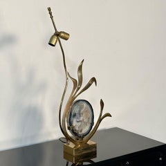 Lampada da tavolo scultorea firmata Willy Daro, bronzo e agata, anni '70