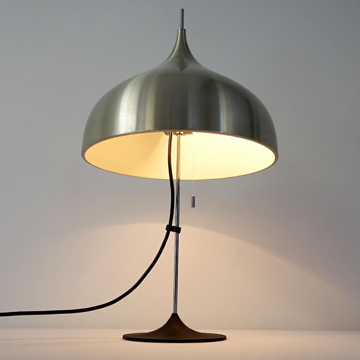 Silberfarbene Pilzförmige Tischlampe von Doria, Mid-Century Modern im Angebot 2