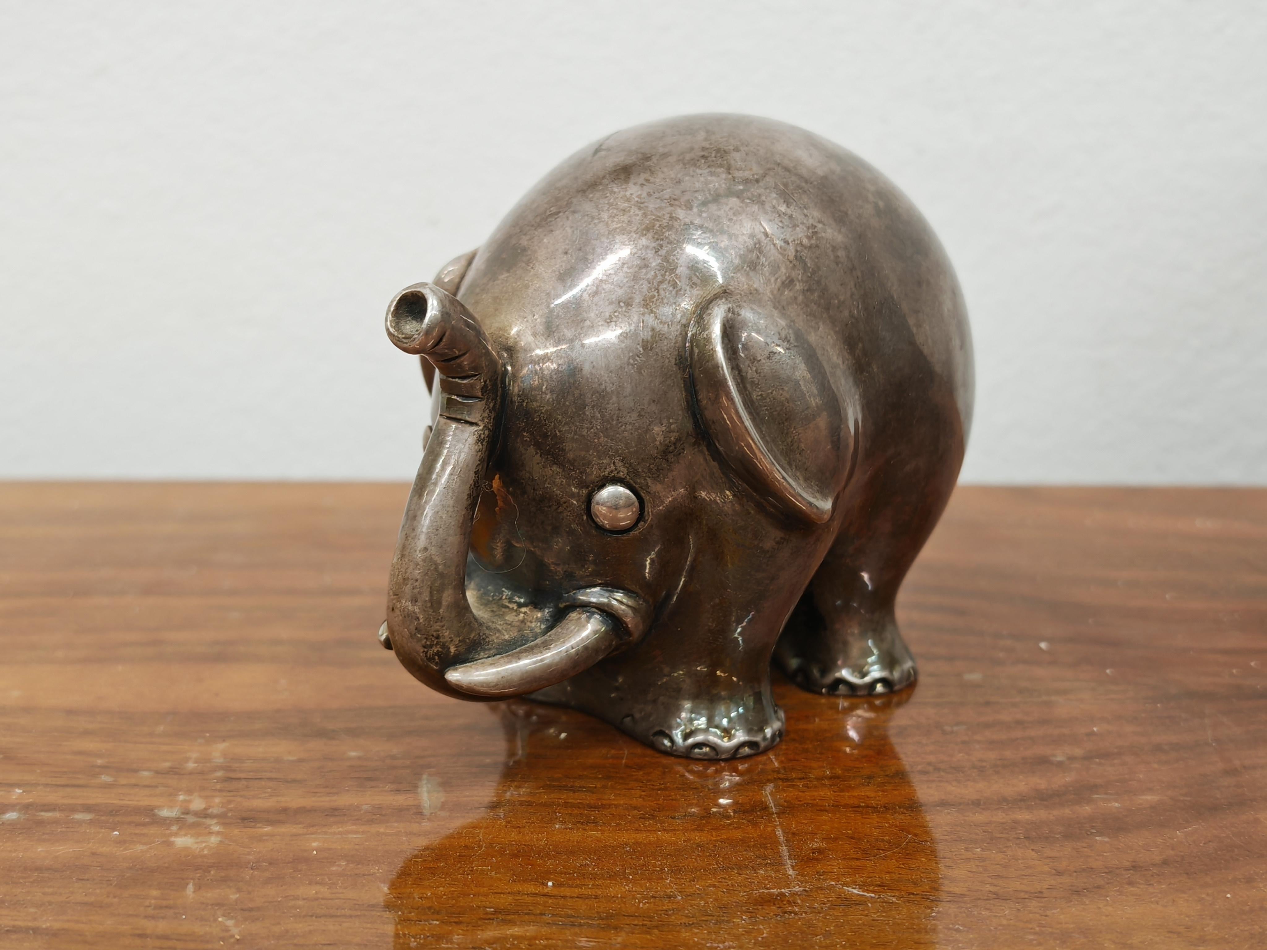Figurine d'éléphant en argent du milieu du siècle dernier, 970 Silver, Italie années 1960 en vente 4